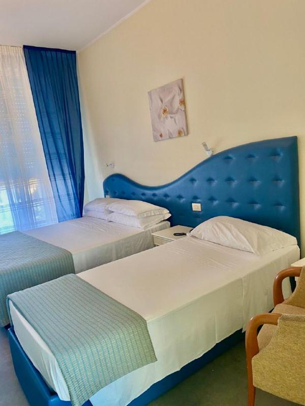 Comfort Triple Room with Balcony - Photo 5