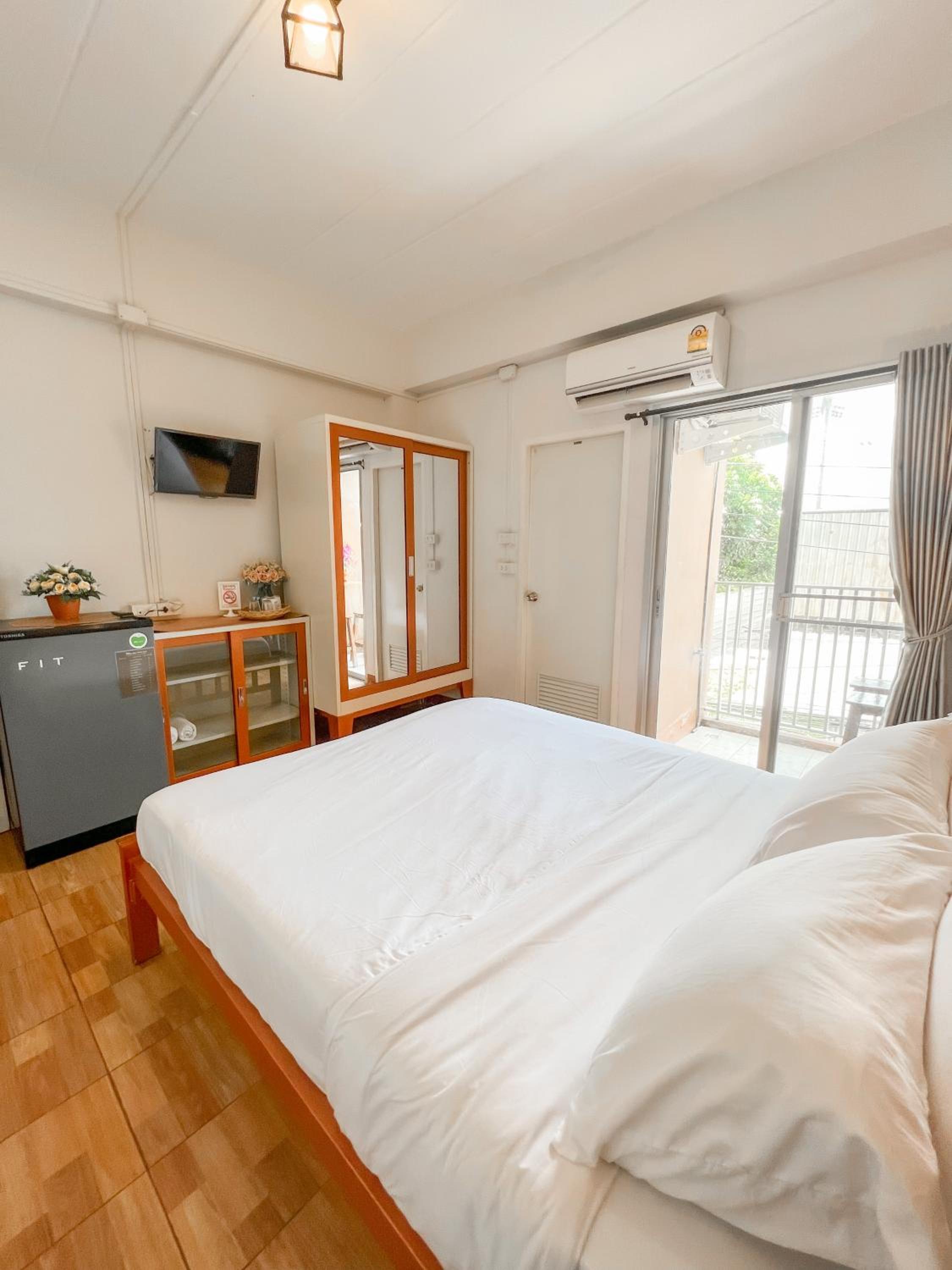 Deluxe Apartment - Photo 9