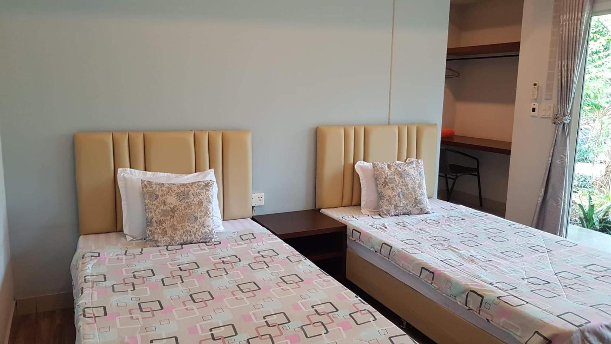 Standard Twin Room - Photo 3