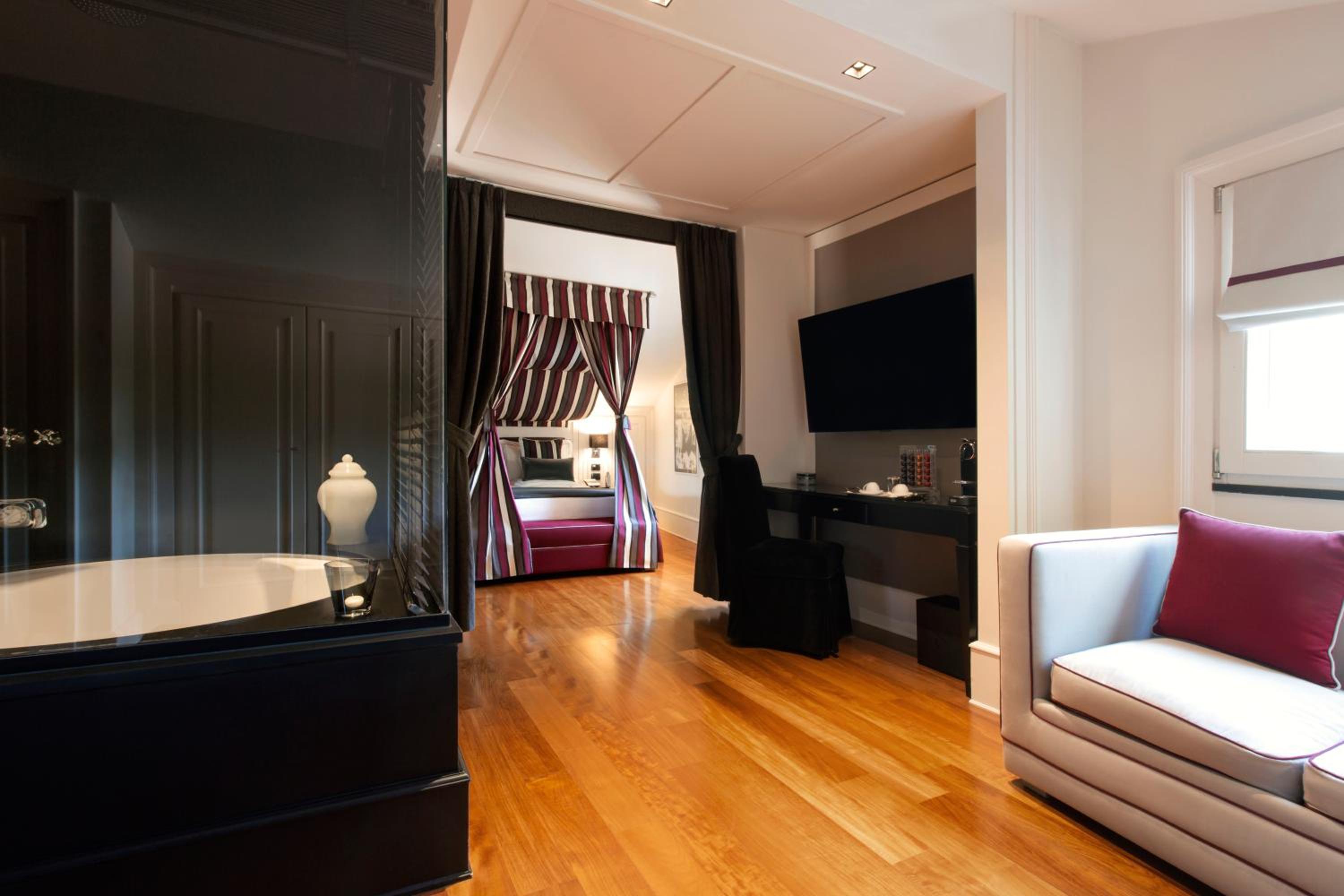 Junior Suite (2 Adults) - Photo 5