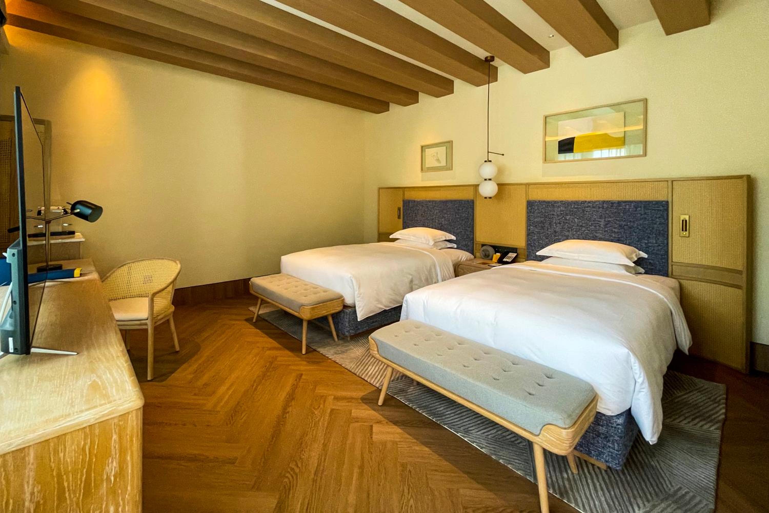 Three-Bedroom Suite - Photo 4