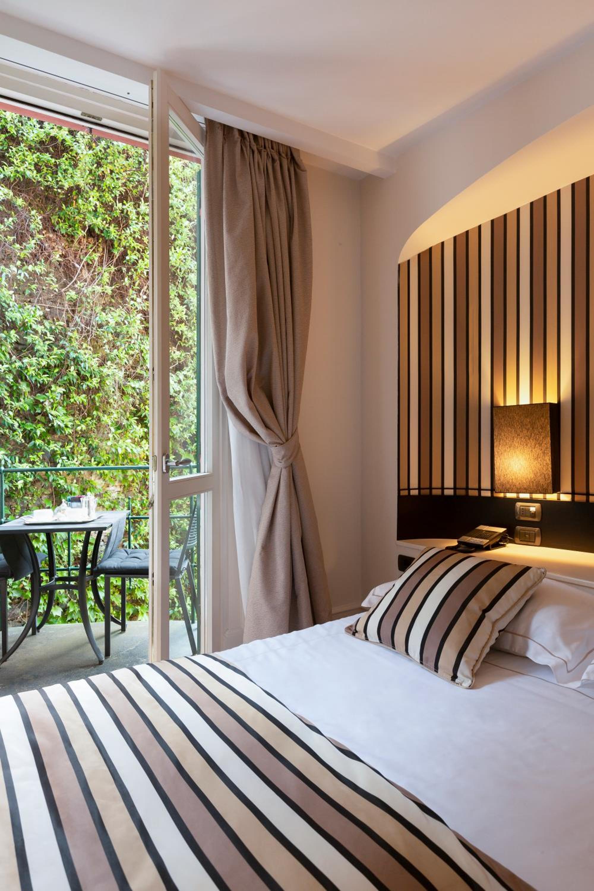 Double or Twin Room - Photo 6