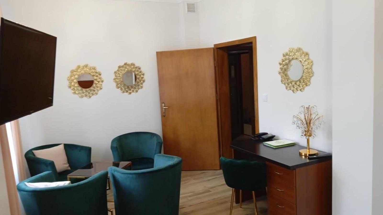 Two-Bedroom Apartment - Photo 13
