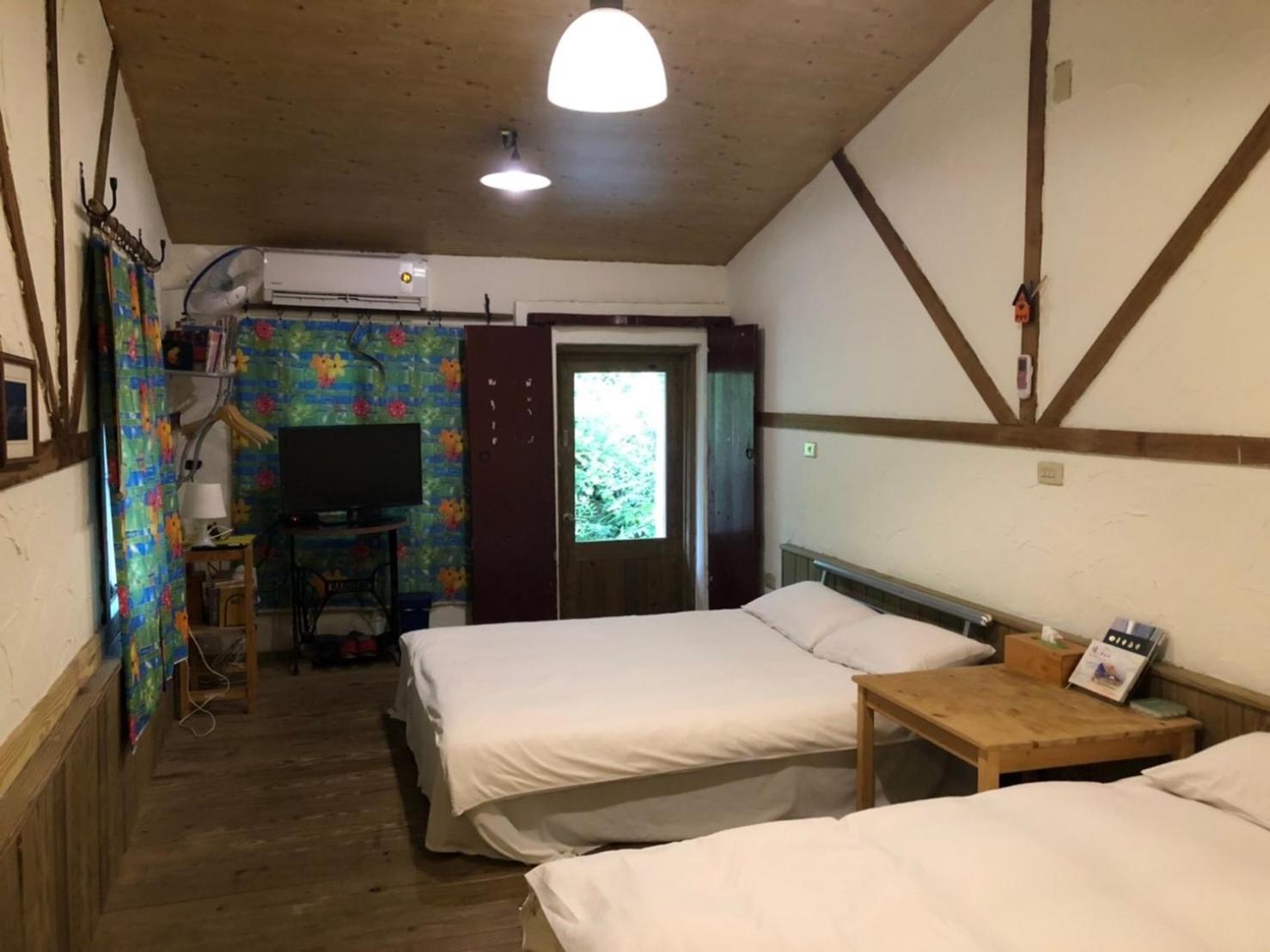 One-Bedroom House photo 1
