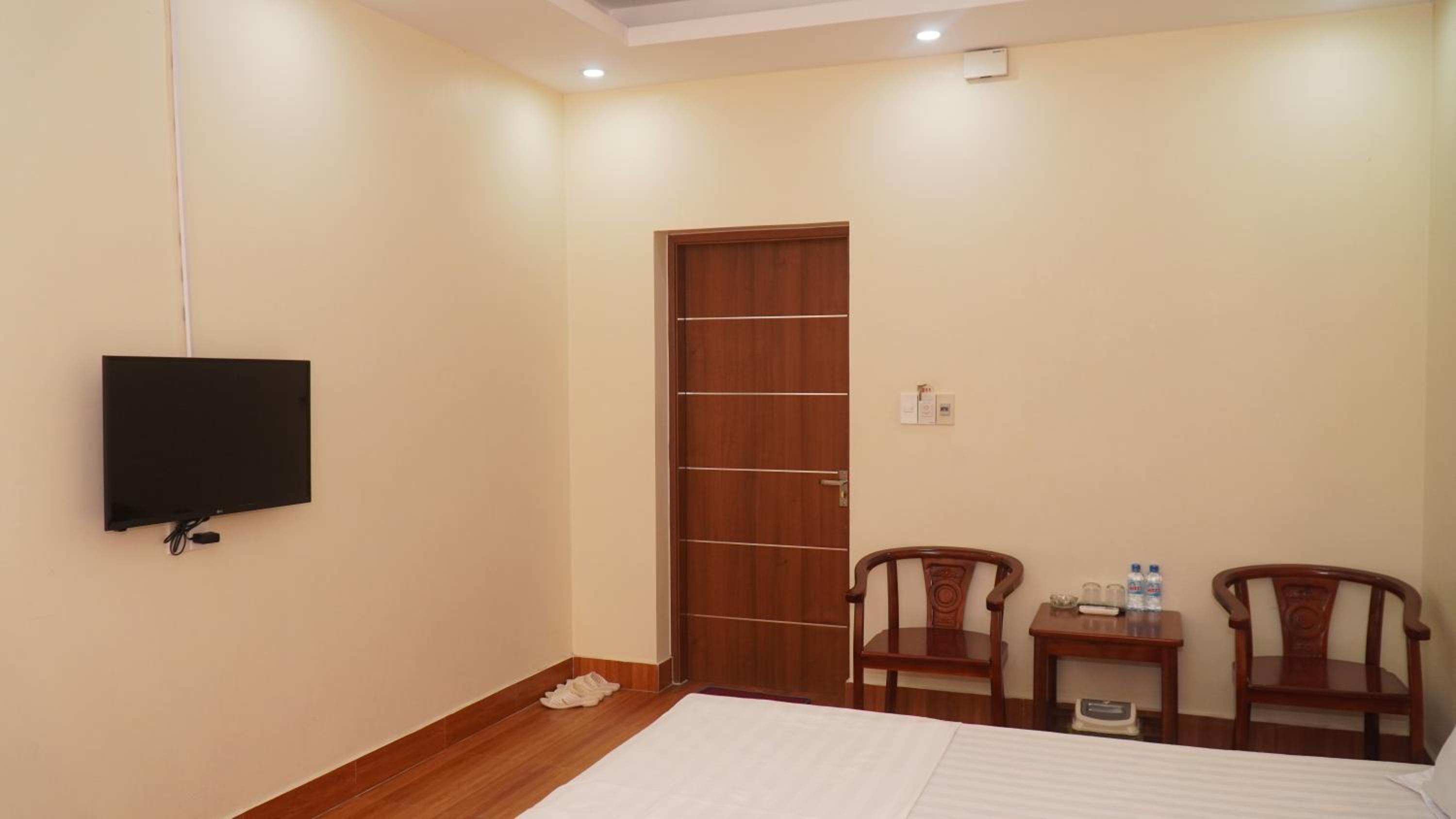 Deluxe Double Room (2 Adults + 1 Child) photo 3
