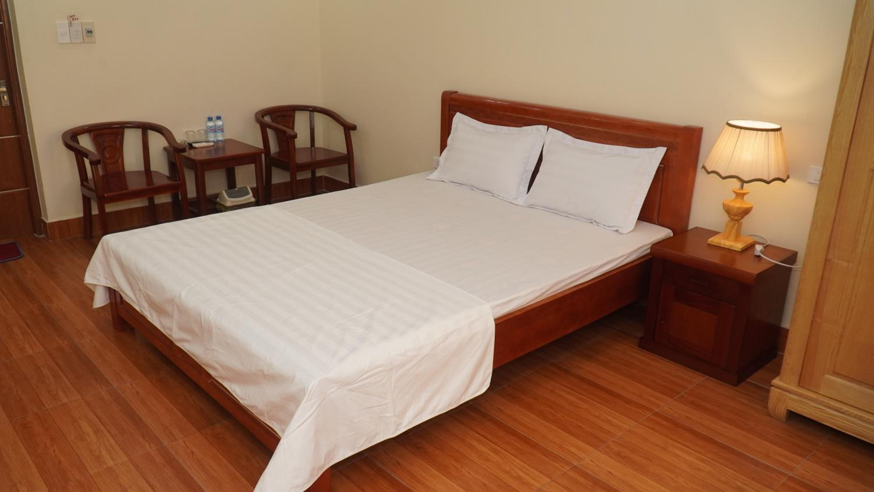 Deluxe Double Room (2 Adults + 1 Child) photo 2