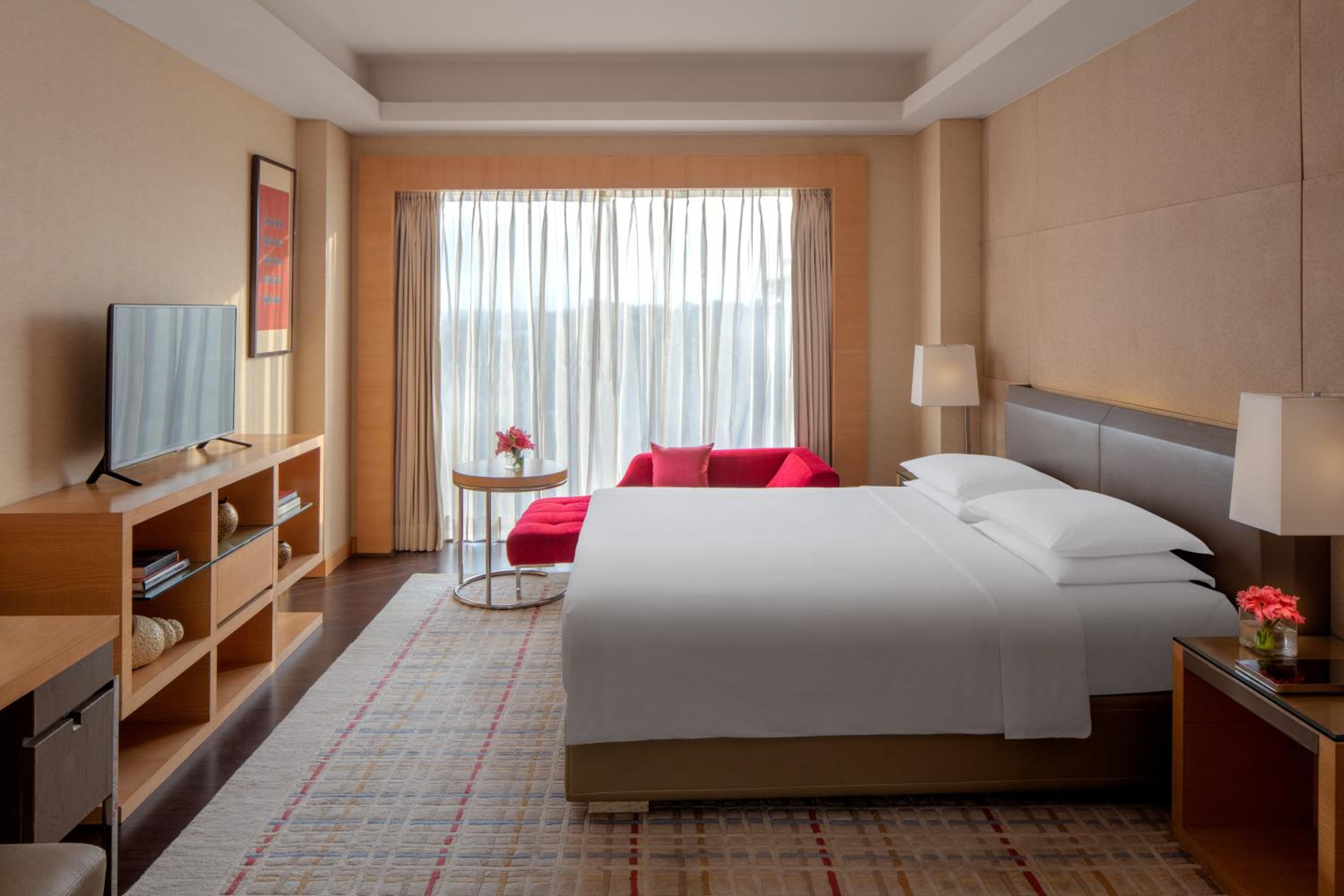 Regency Suite with Bathtub & Unlimited Complimentary IMFL beverages from 18:00 HRS to 20:00 HRS & One way Airport transfers Regency Suite with Bathtub & Unlimited Complimentary IMFL beverages from 18:00 HRS to 20:00 HRS & One way Airport transfers