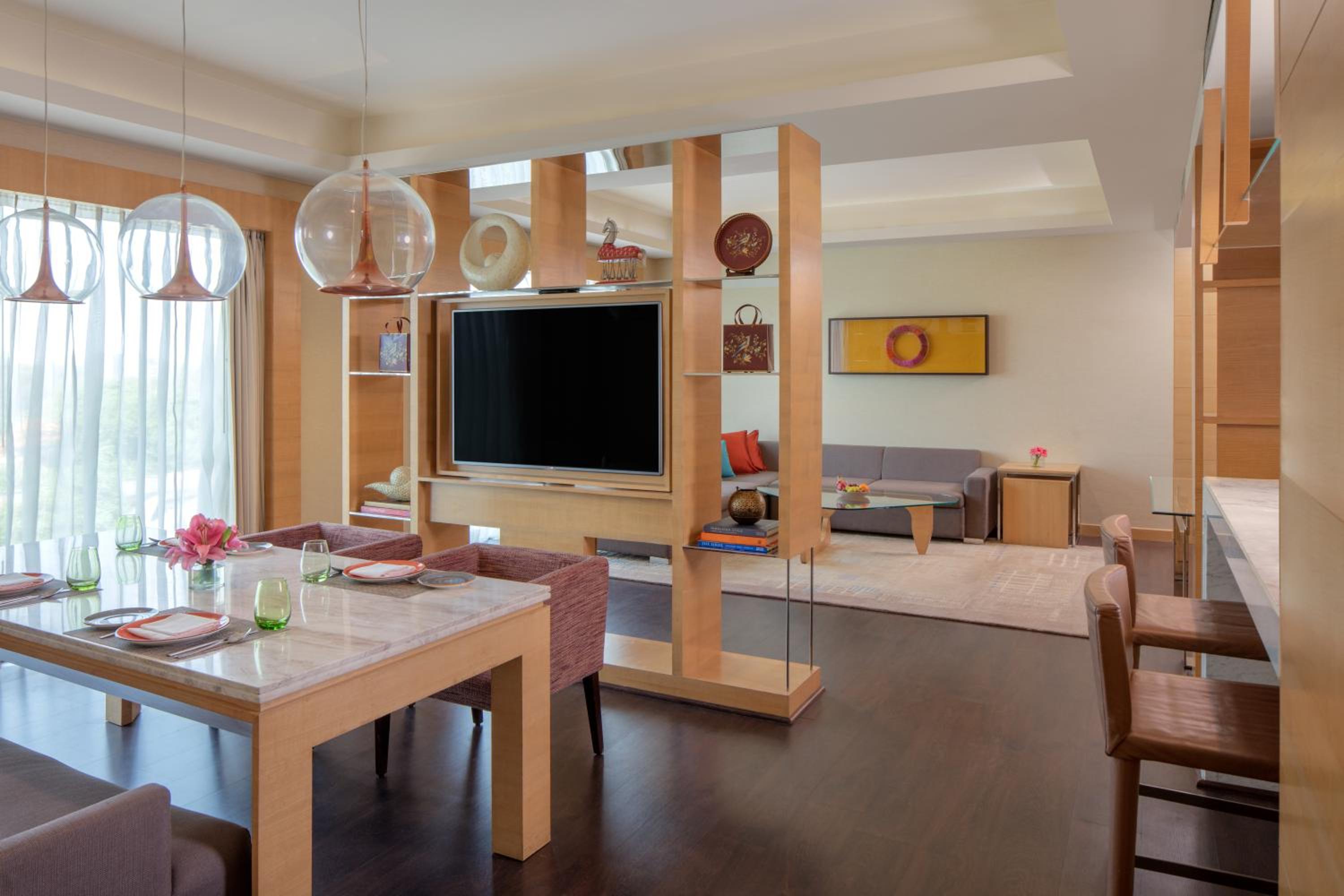 Regency Suite with Bathtub & Unlimited Complimentary IMFL beverages from 18:00 HRS to 20:00 HRS & One way Airport transfers
