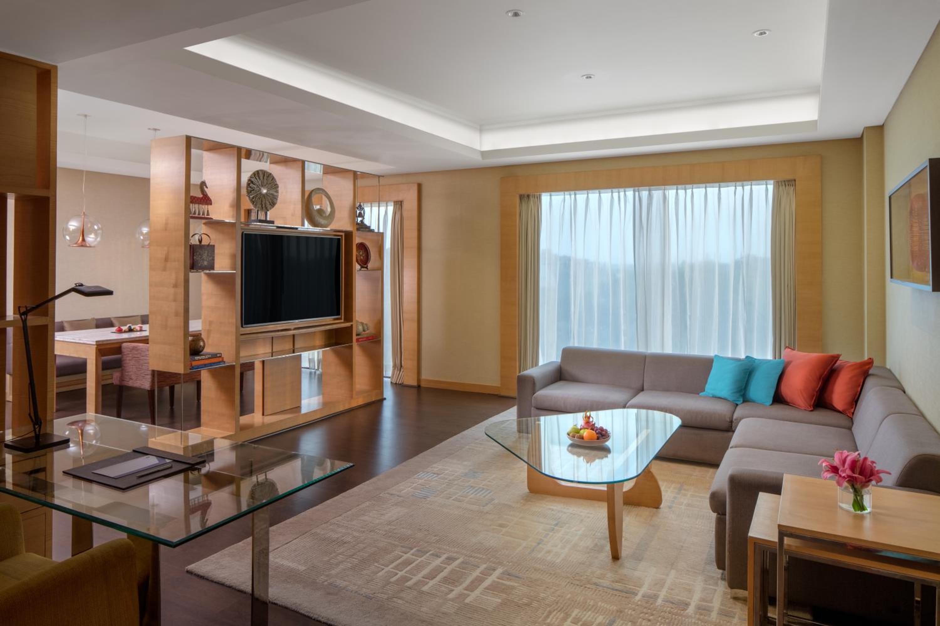 Regency Suite with Bathtub & Unlimited Complimentary IMFL beverages from 18:00 HRS to 20:00 HRS & One way Airport transfers Regency Suite with Bathtub & Unlimited Complimentary IMFL beverages from 18:00 HRS to 20:00 HRS & One way Airport transfers