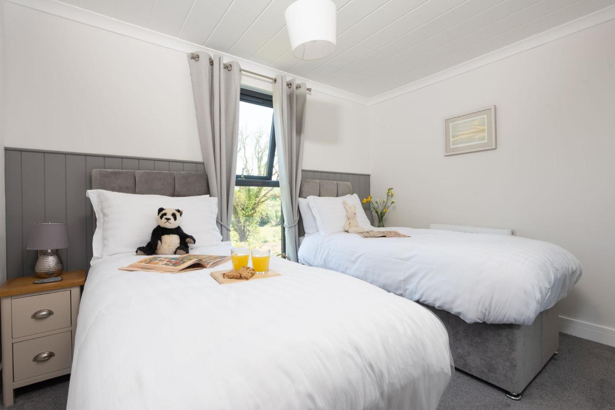 Three-Bedroom House photo 2