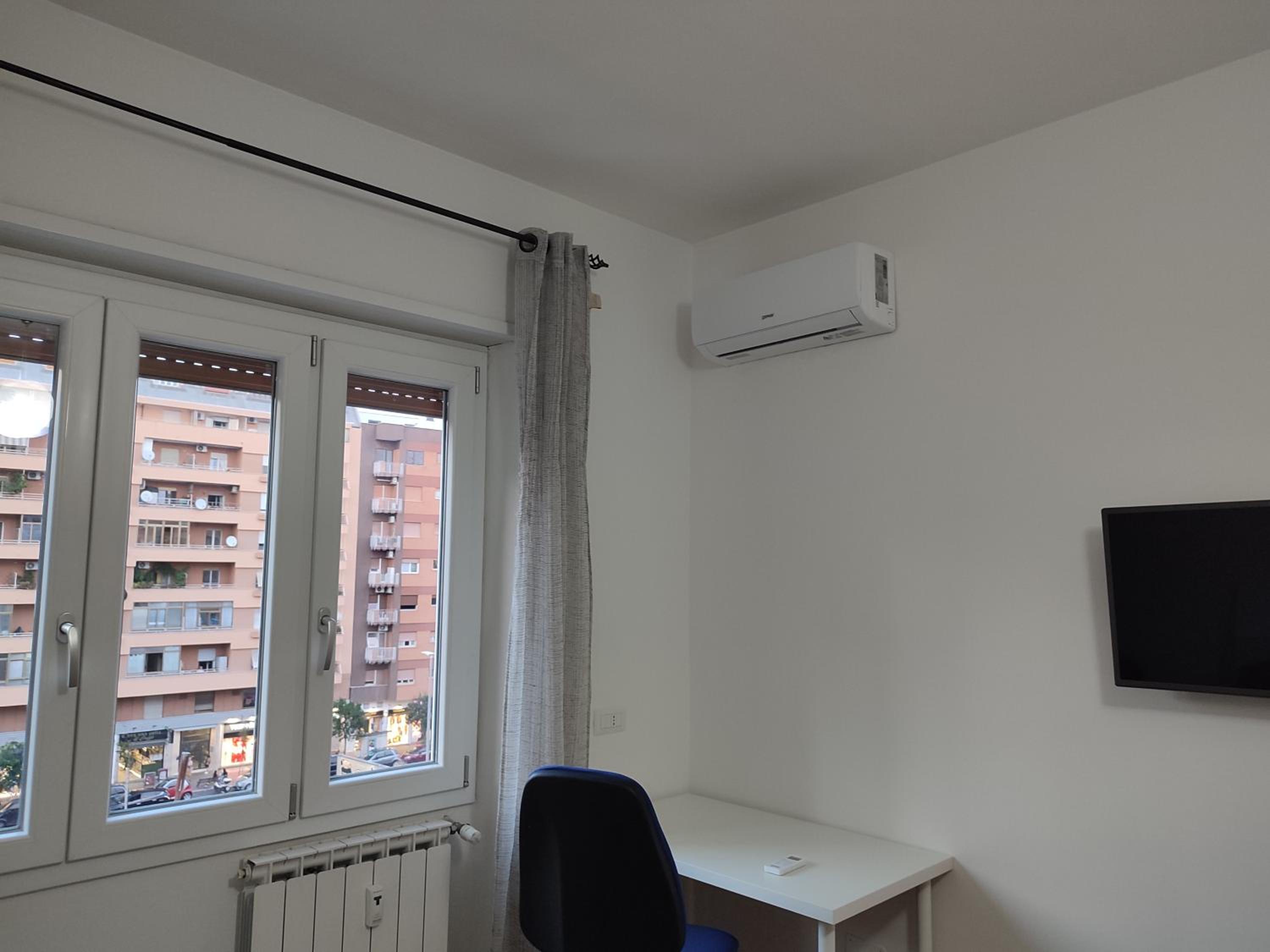 Double Room with Shared Bathroom photo 2