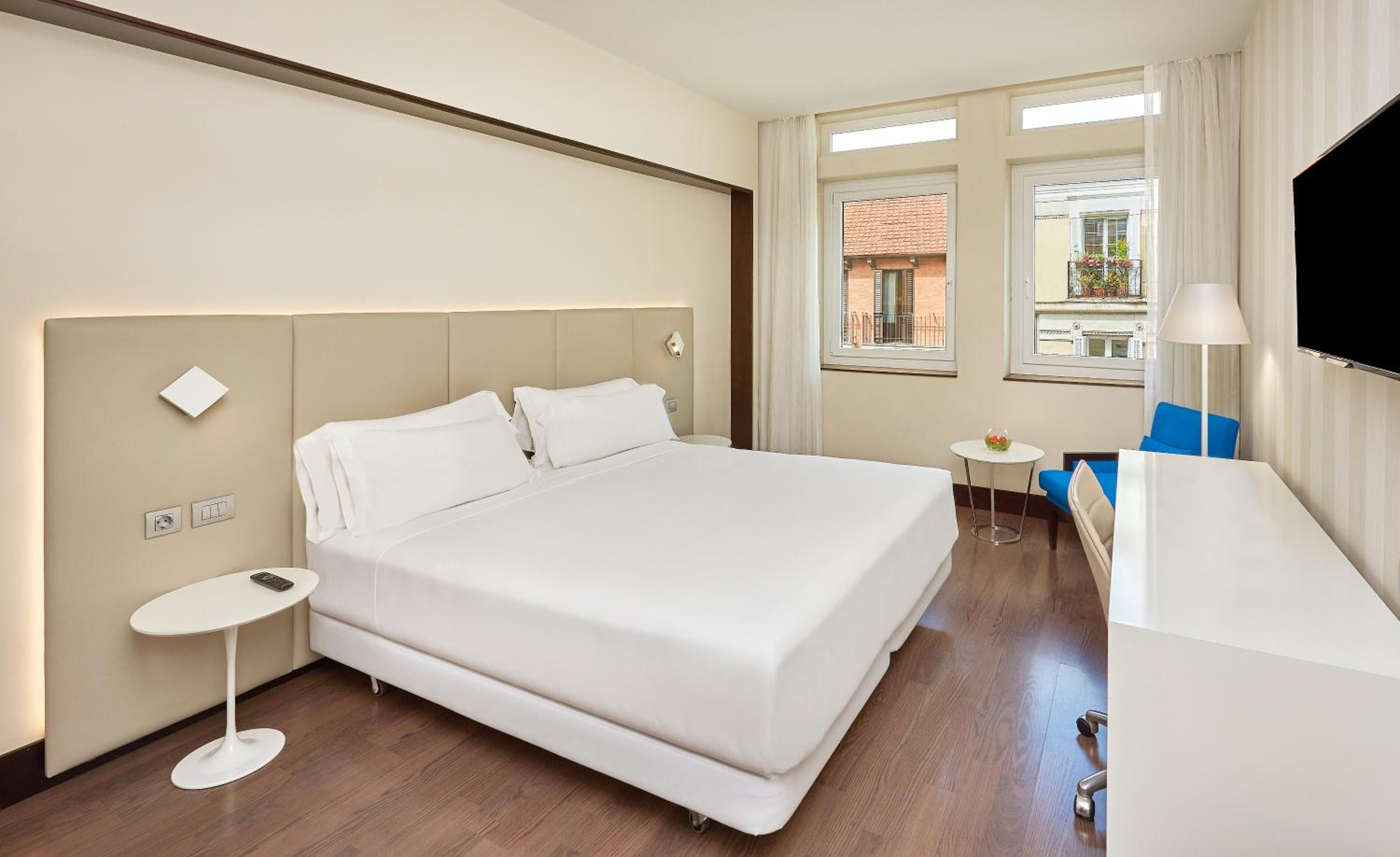 Standard Double or Twin Room with View photo 2