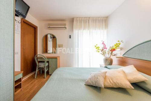 Standard Double Room photo 3