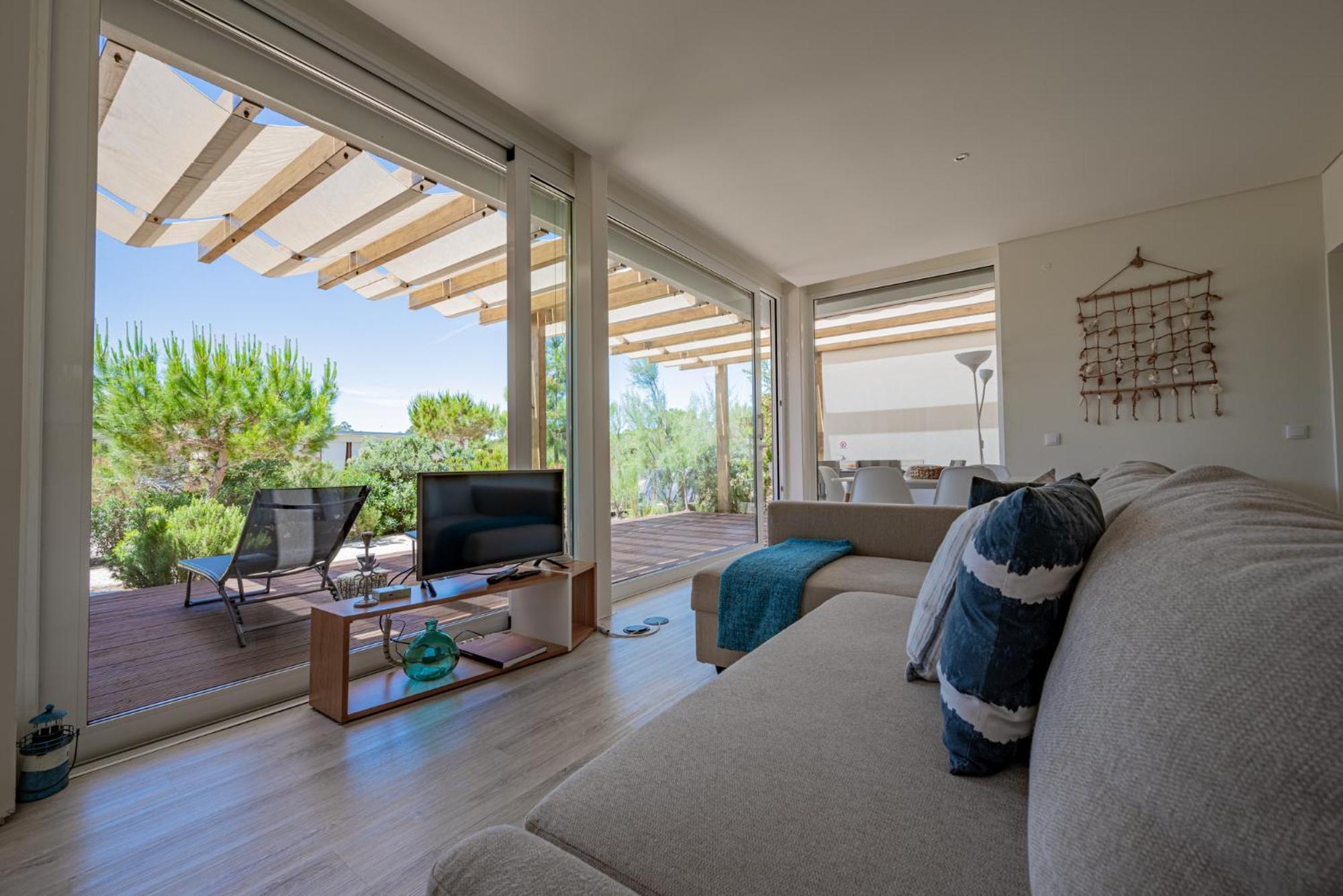 Three-Bedroom Green Villa with Swimming Pool