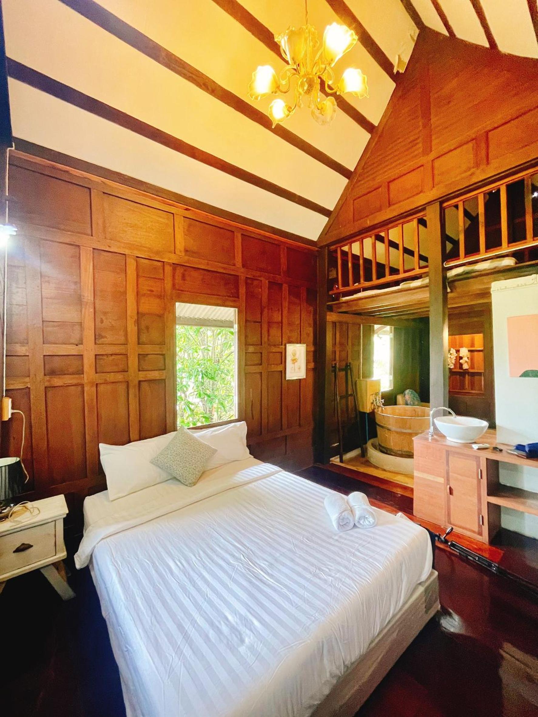 Deluxe Family Suite - Photo 1