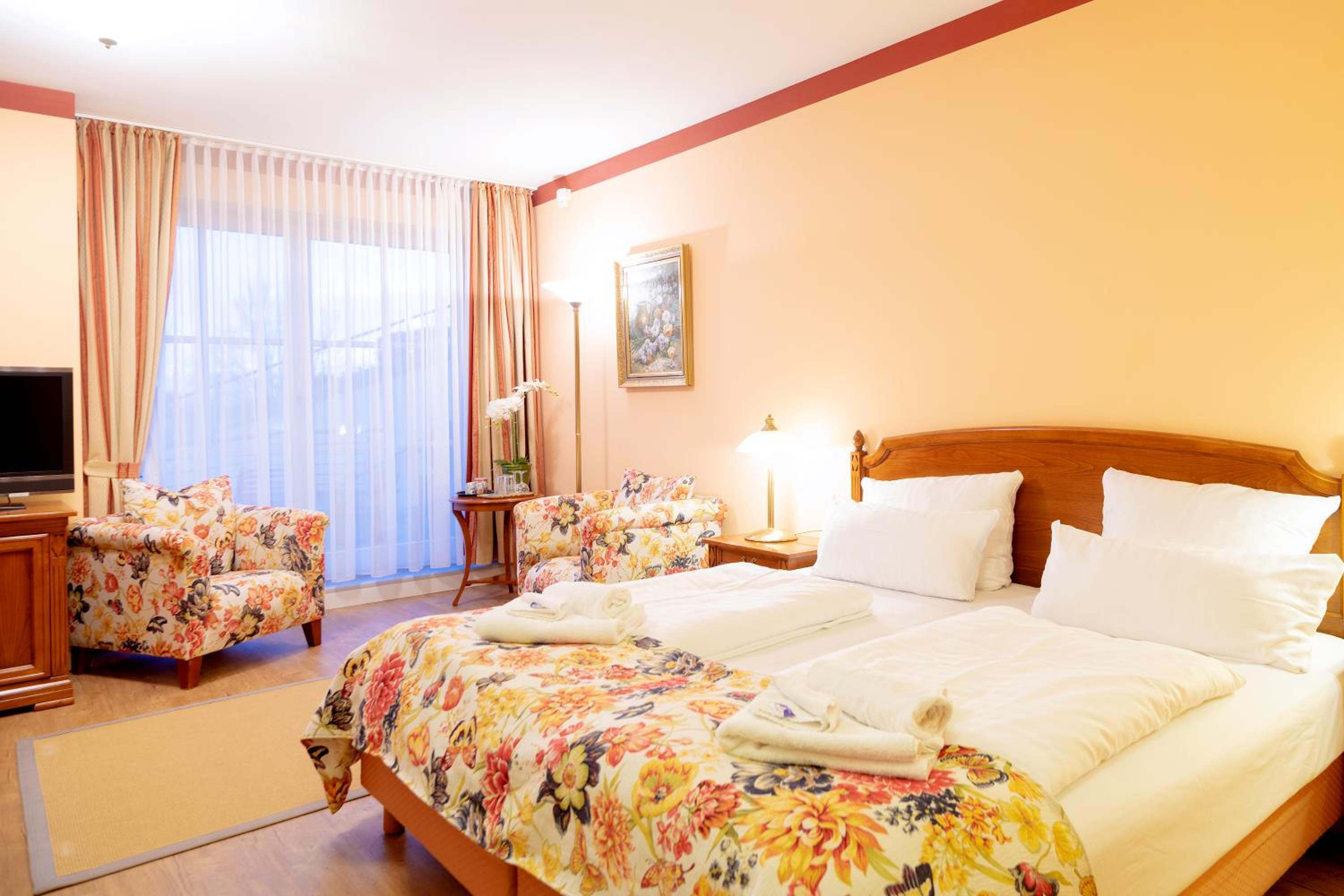 Double Room with Balcony or Terrace - Photo 2