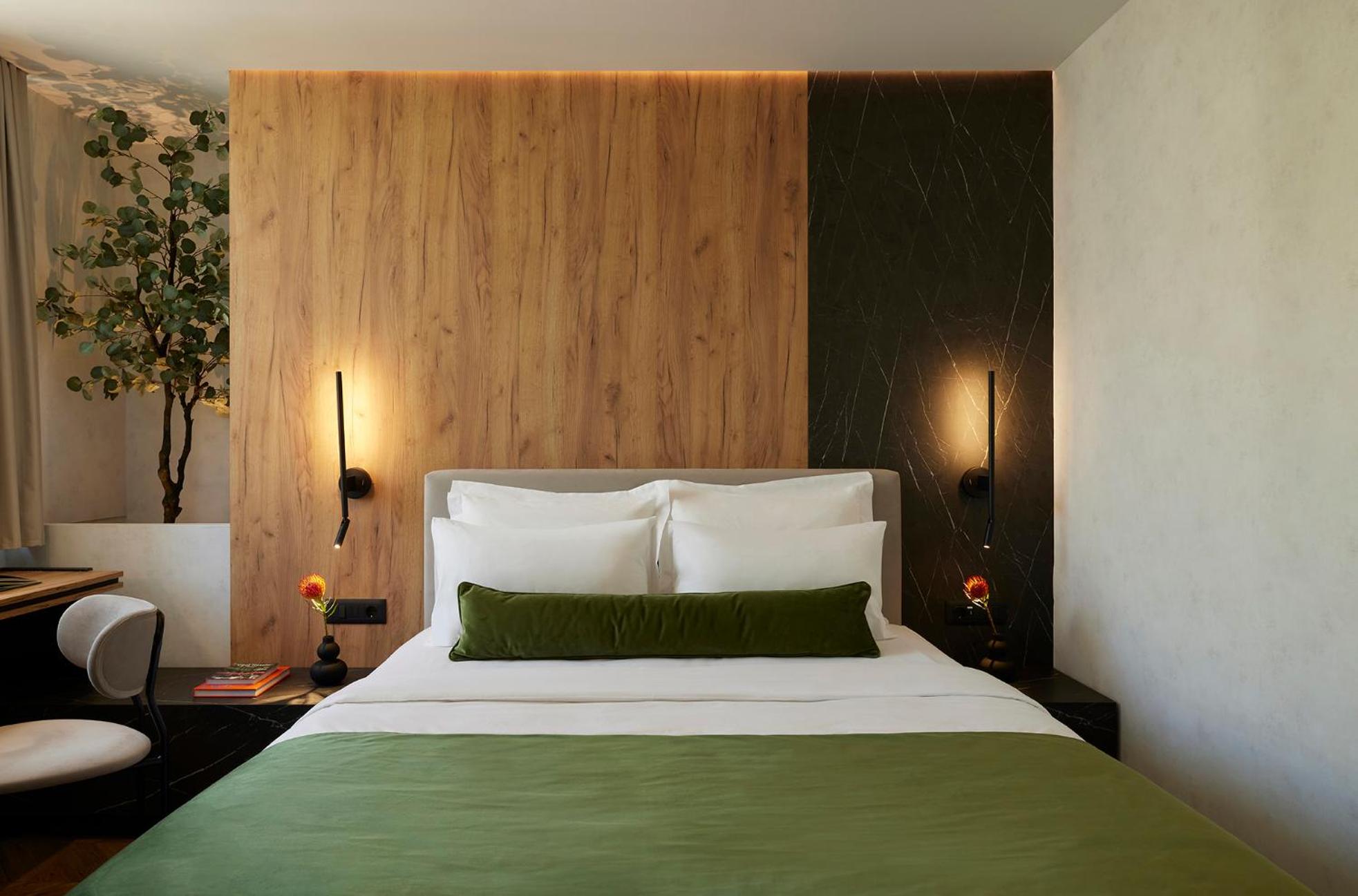 The Port Double Room with Balcony and Side Sea View - Photo 5