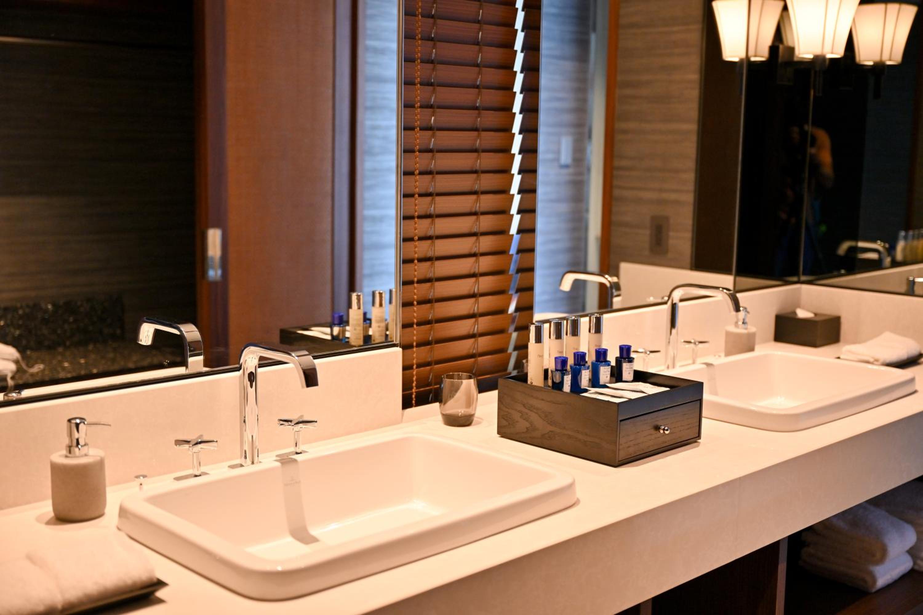 Royal Suite Twin - Photo 6