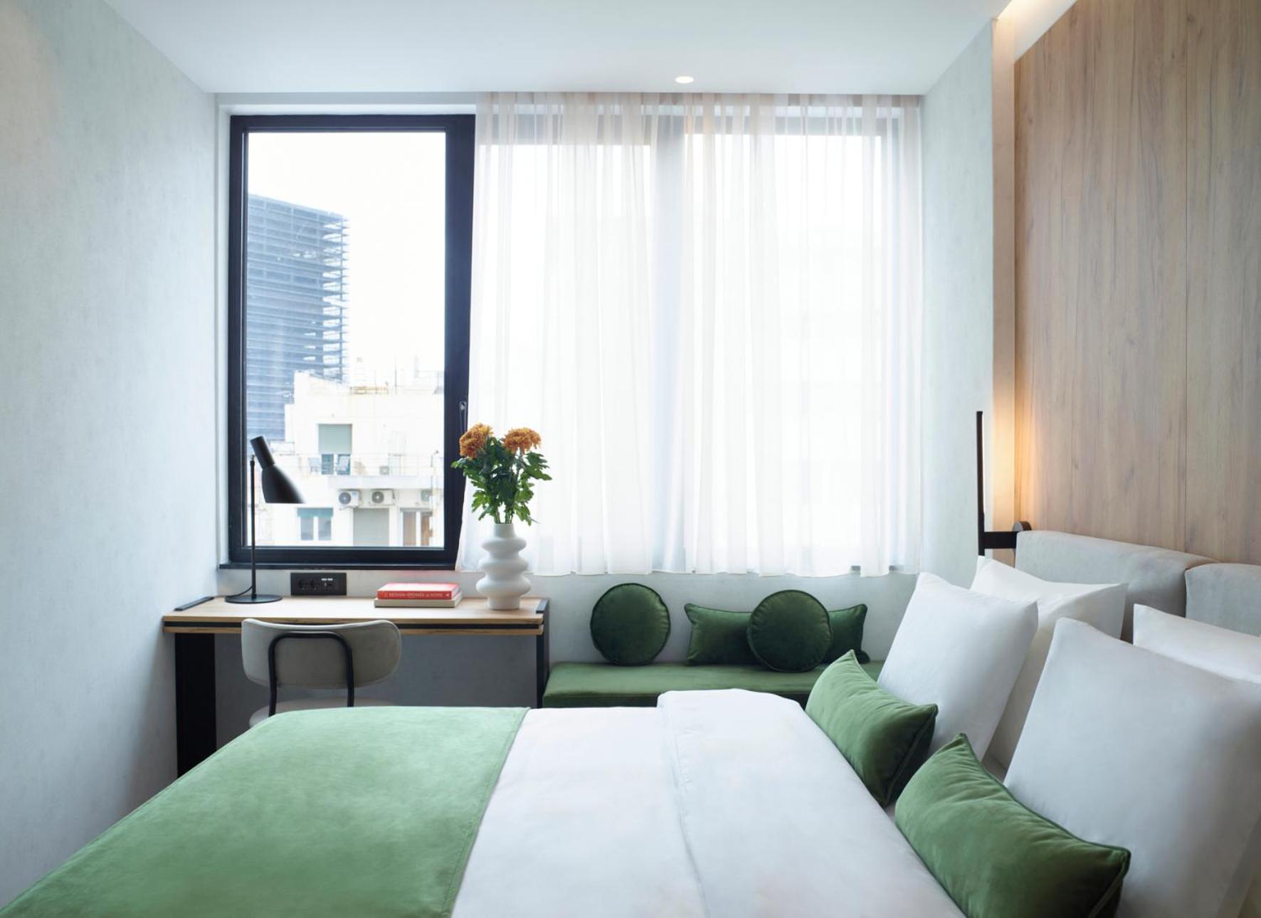 The Port Double Room with City View - Photo 3