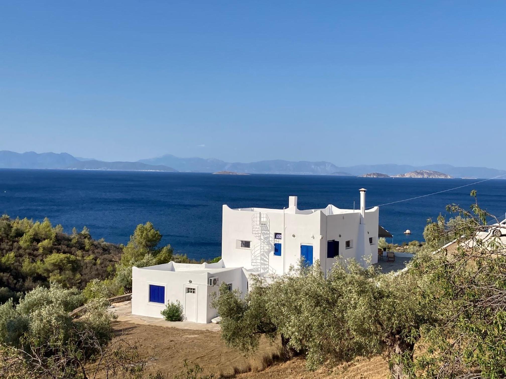 Three-Bedroom Villa photo 2