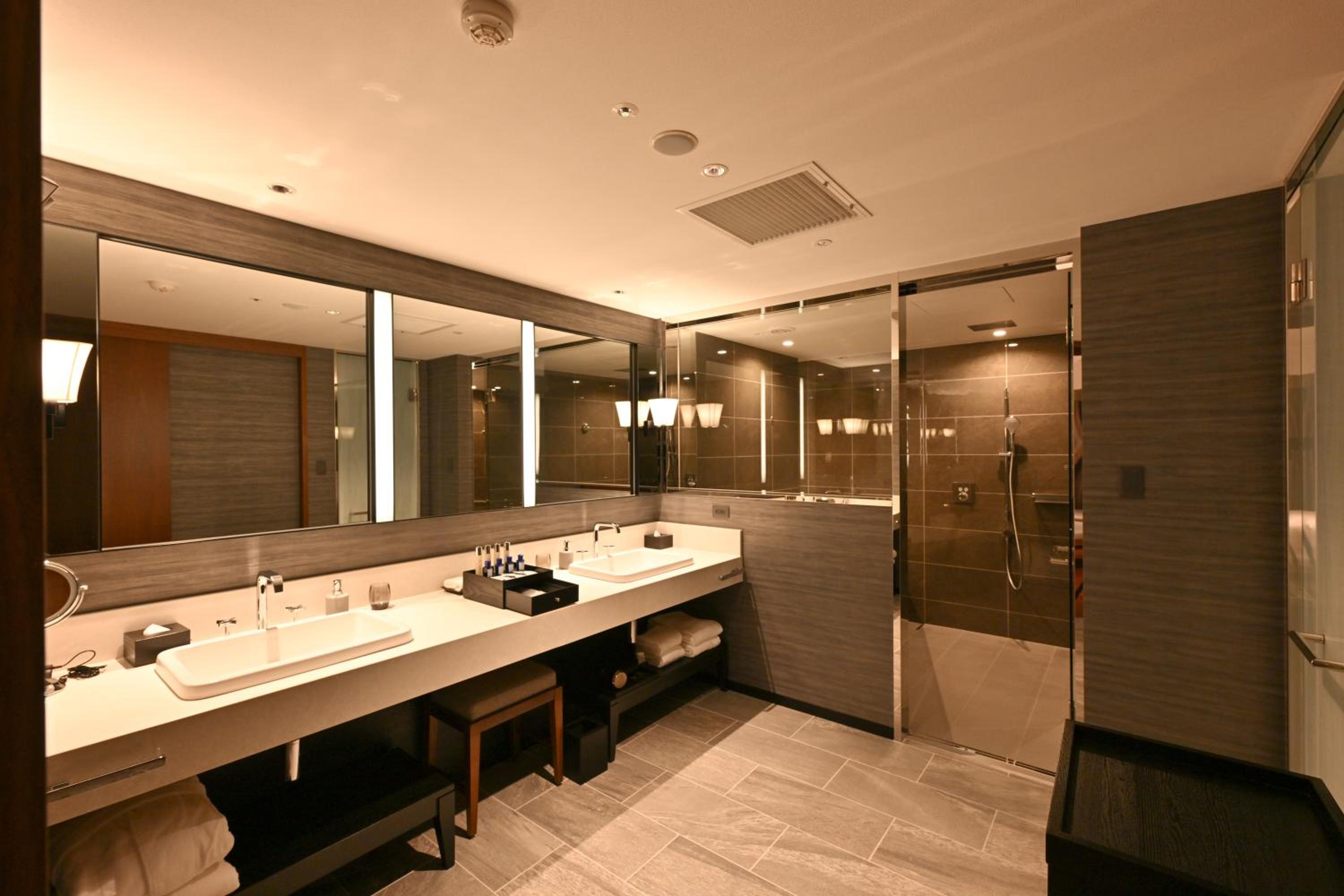 Royal Corner Suite King - Photo 11