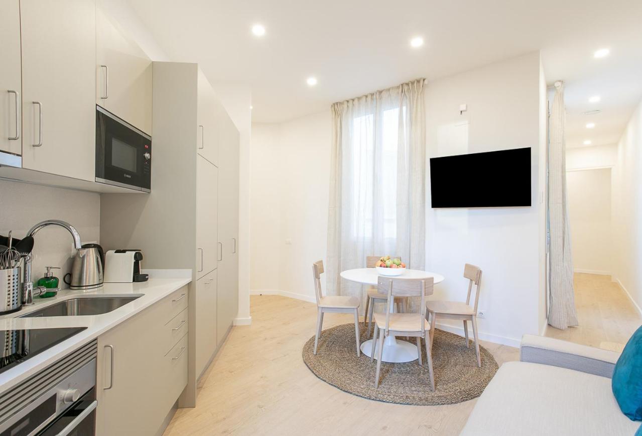 Three-Bedroom Apartment photo 2