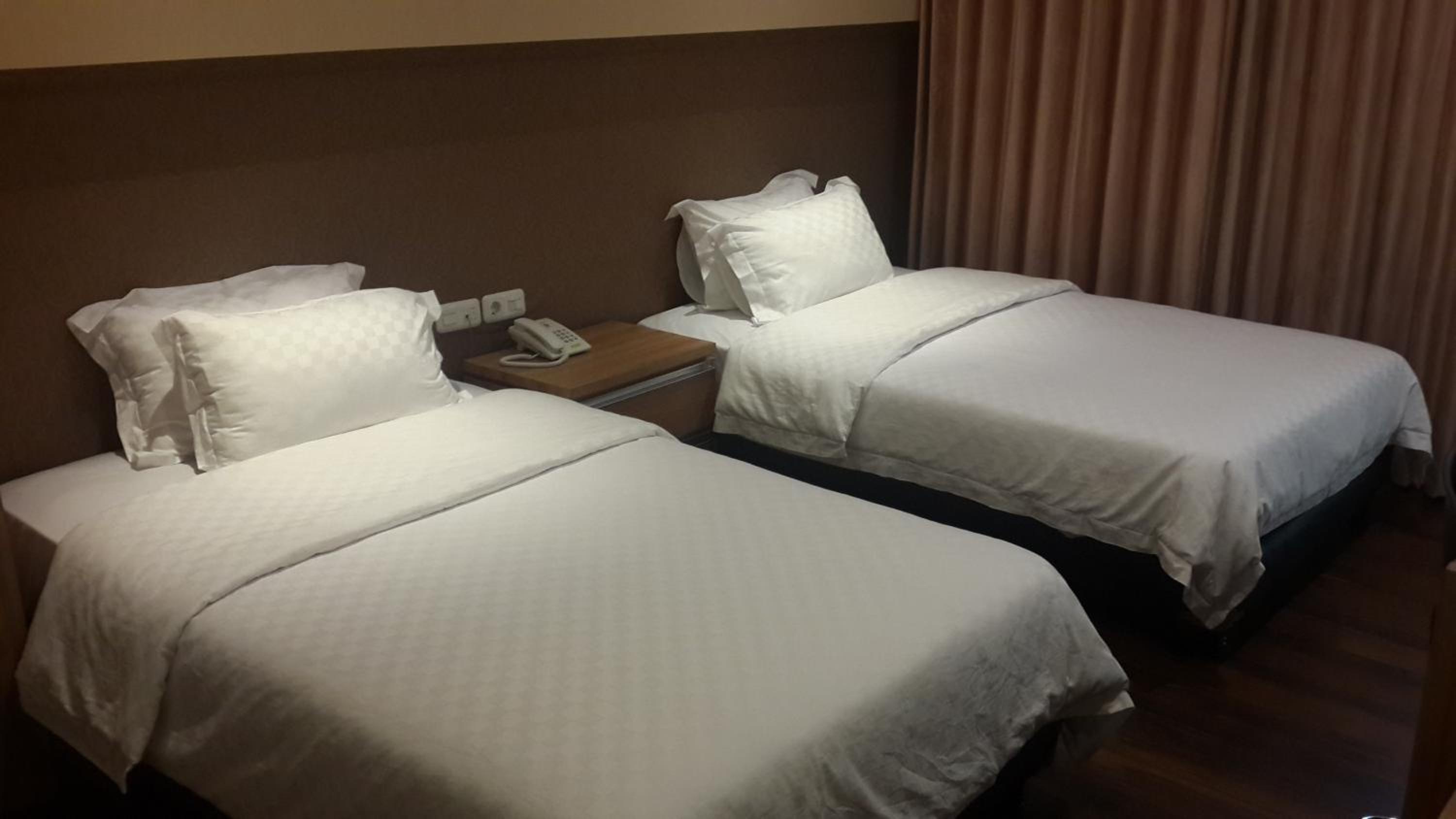 Deluxe Twin Room photo 2