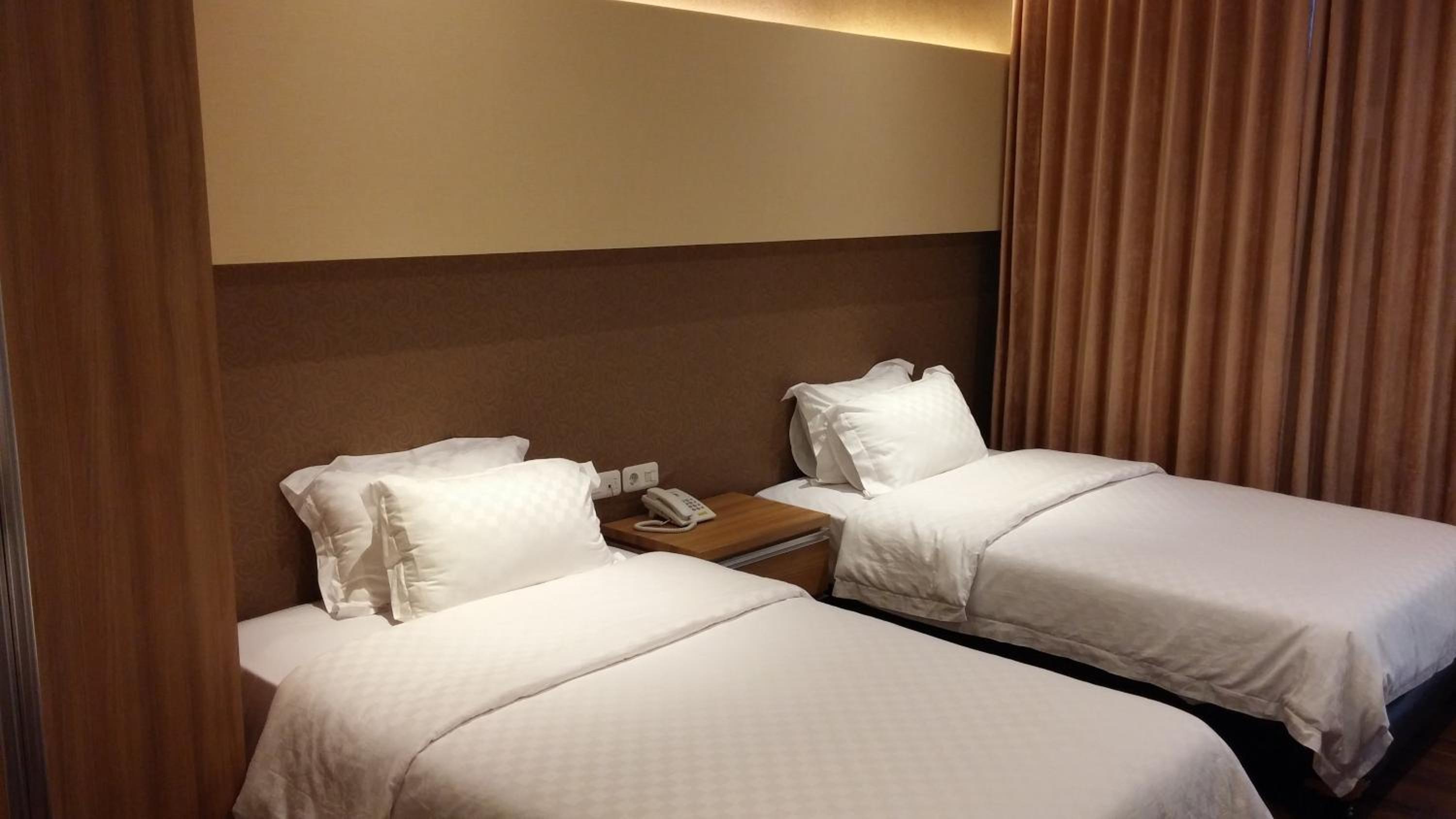 Deluxe Twin Room photo 3