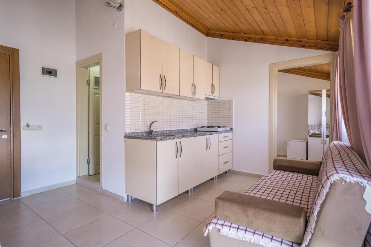 Apartment with Balcony photo 2