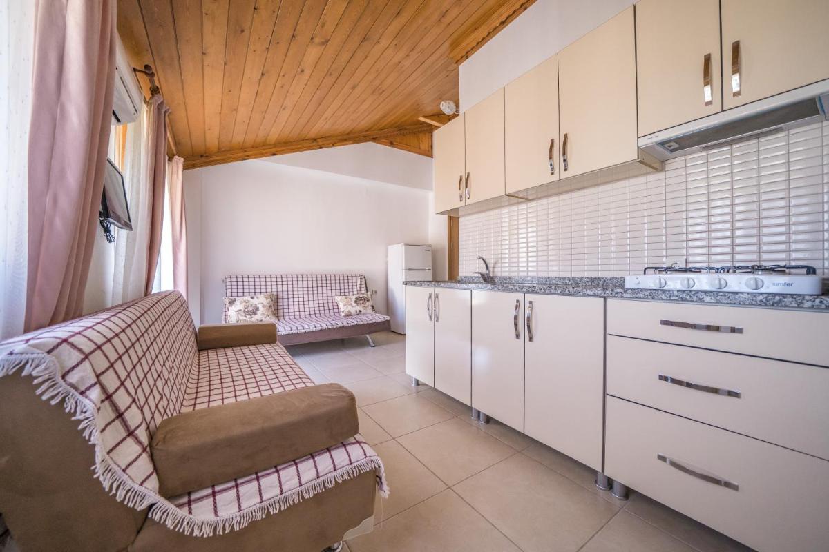 Apartment with Balcony photo 3