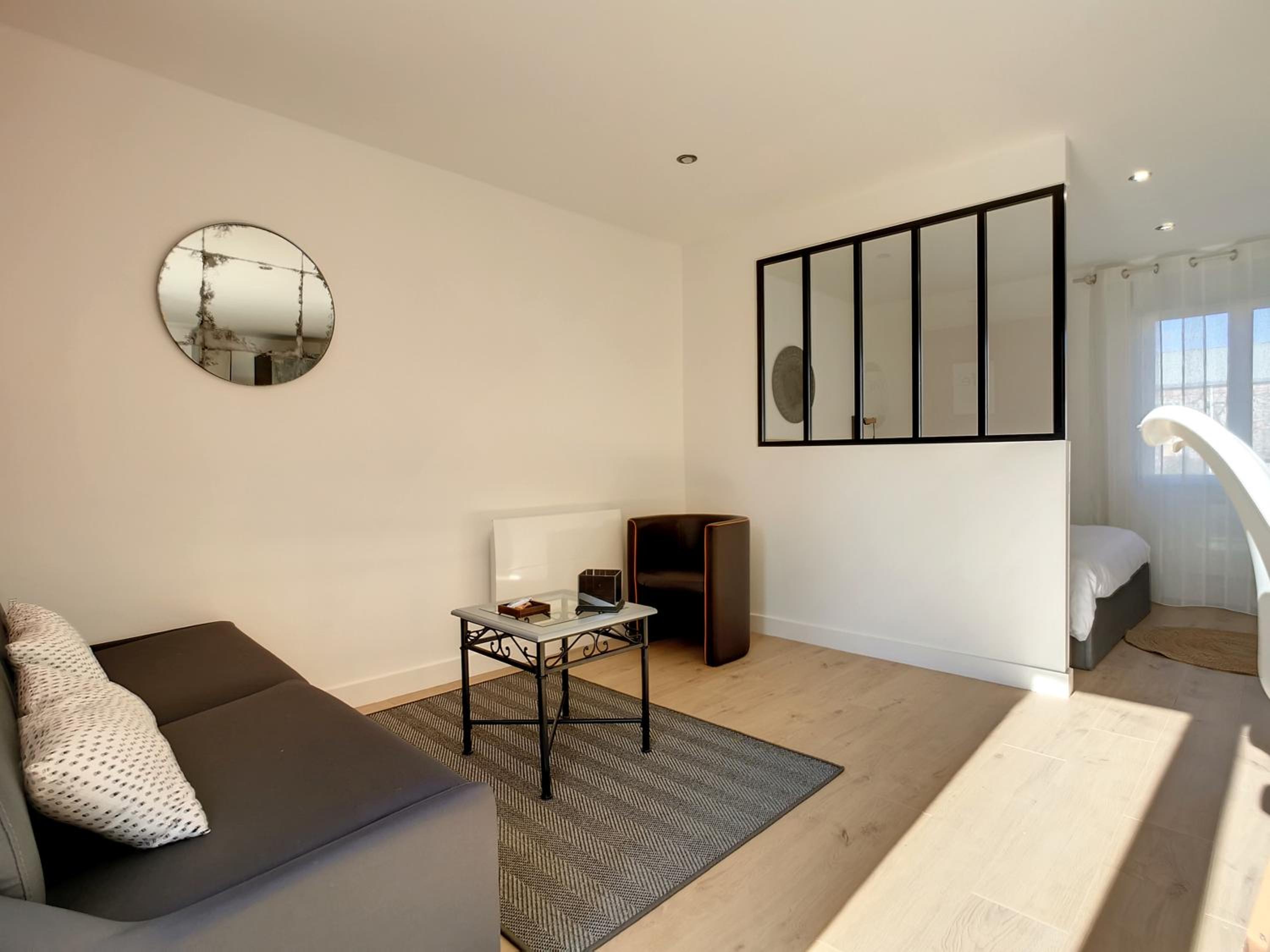 King Studio with Sofa Bed - Photo 2