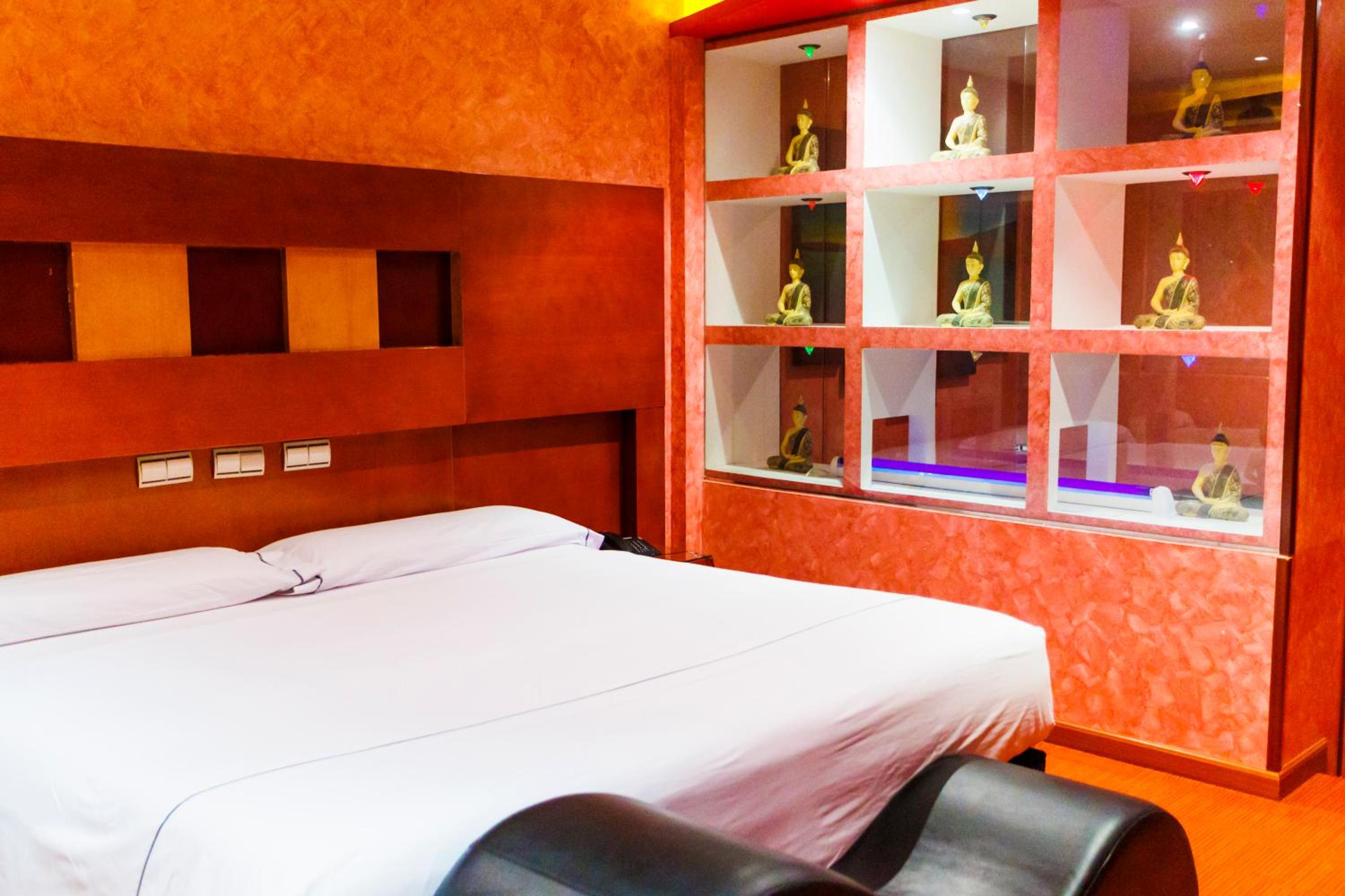 Double Room - Photo 12