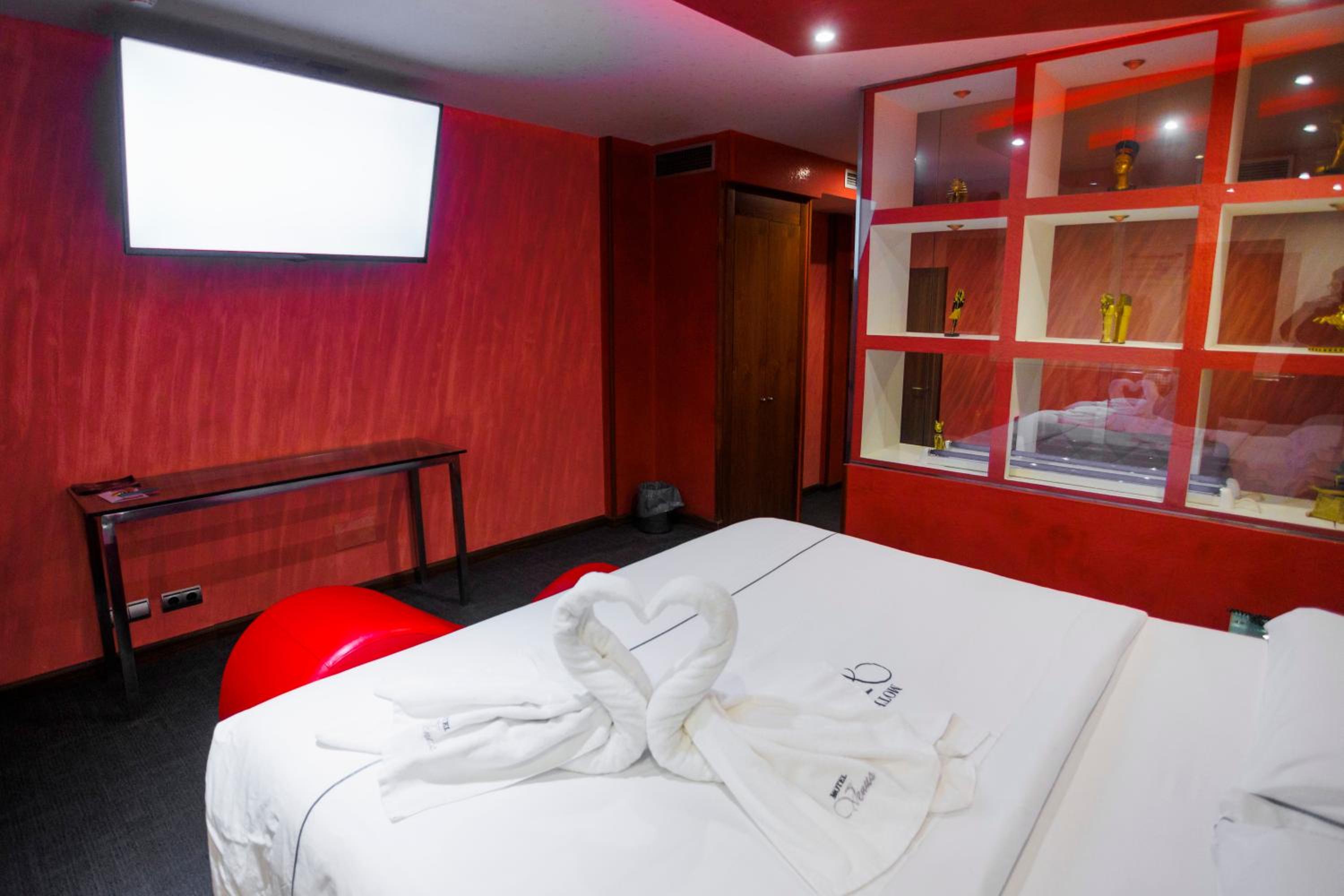 Double Room - Photo 4