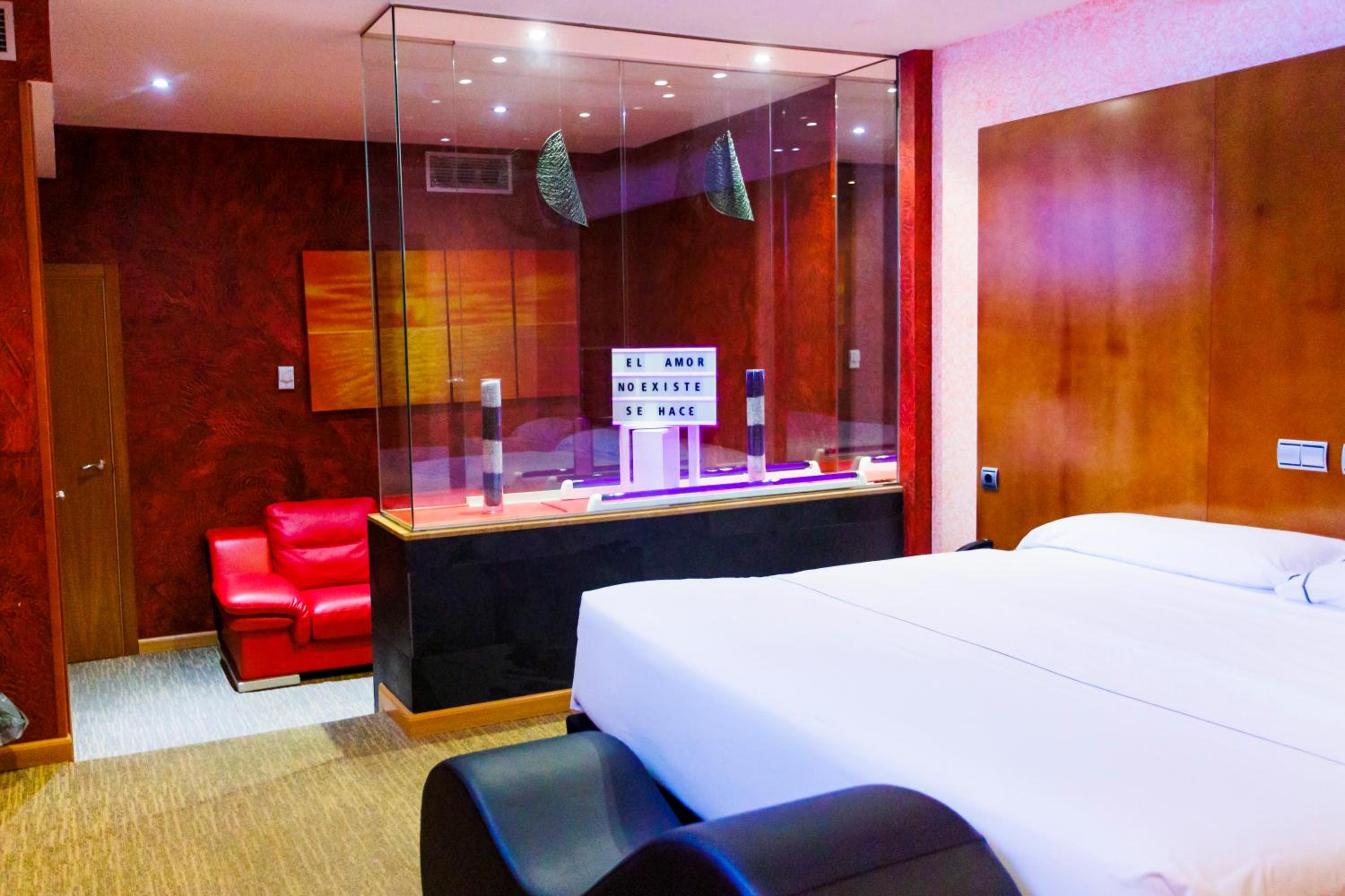 Double Room - Photo 2