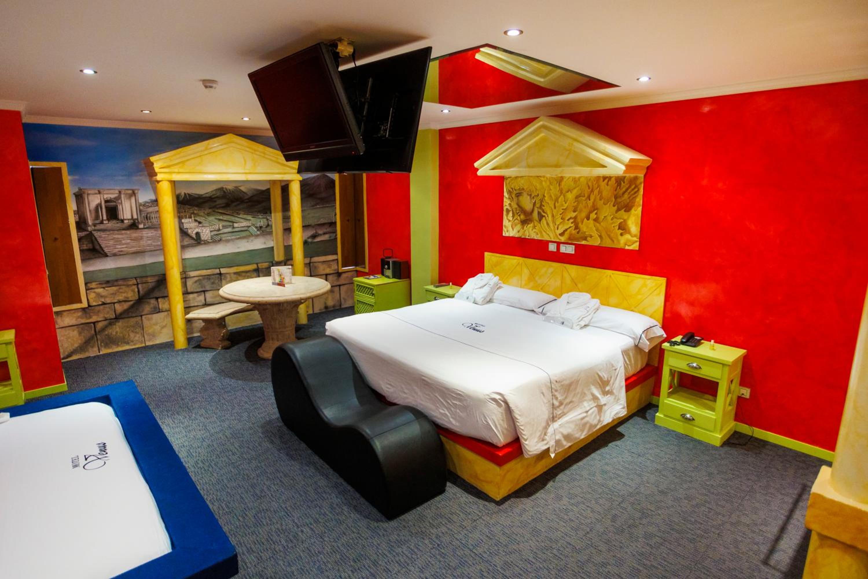 Deluxe Suite - Photo 5