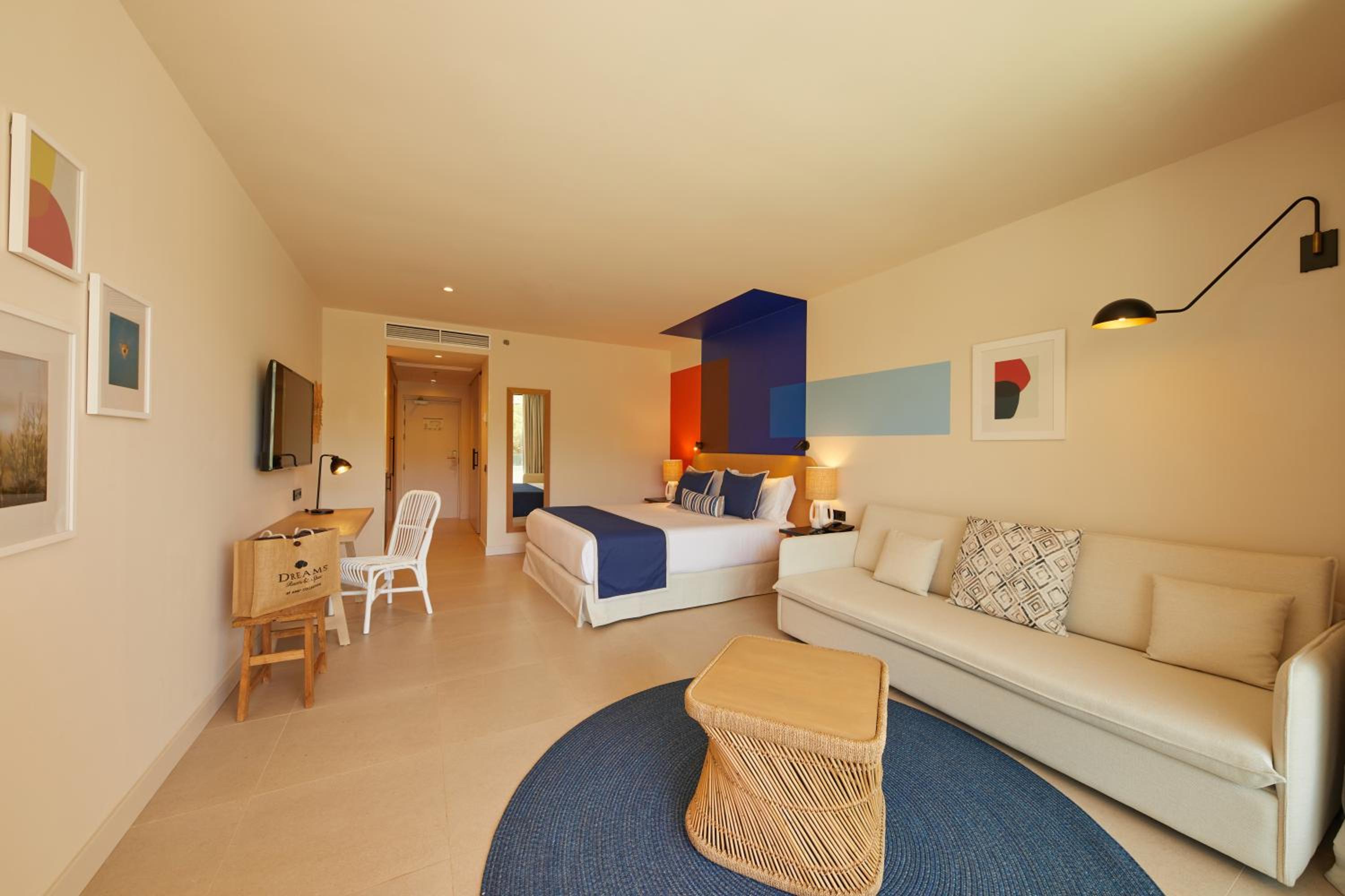 My Favorite Club Junior Suite
