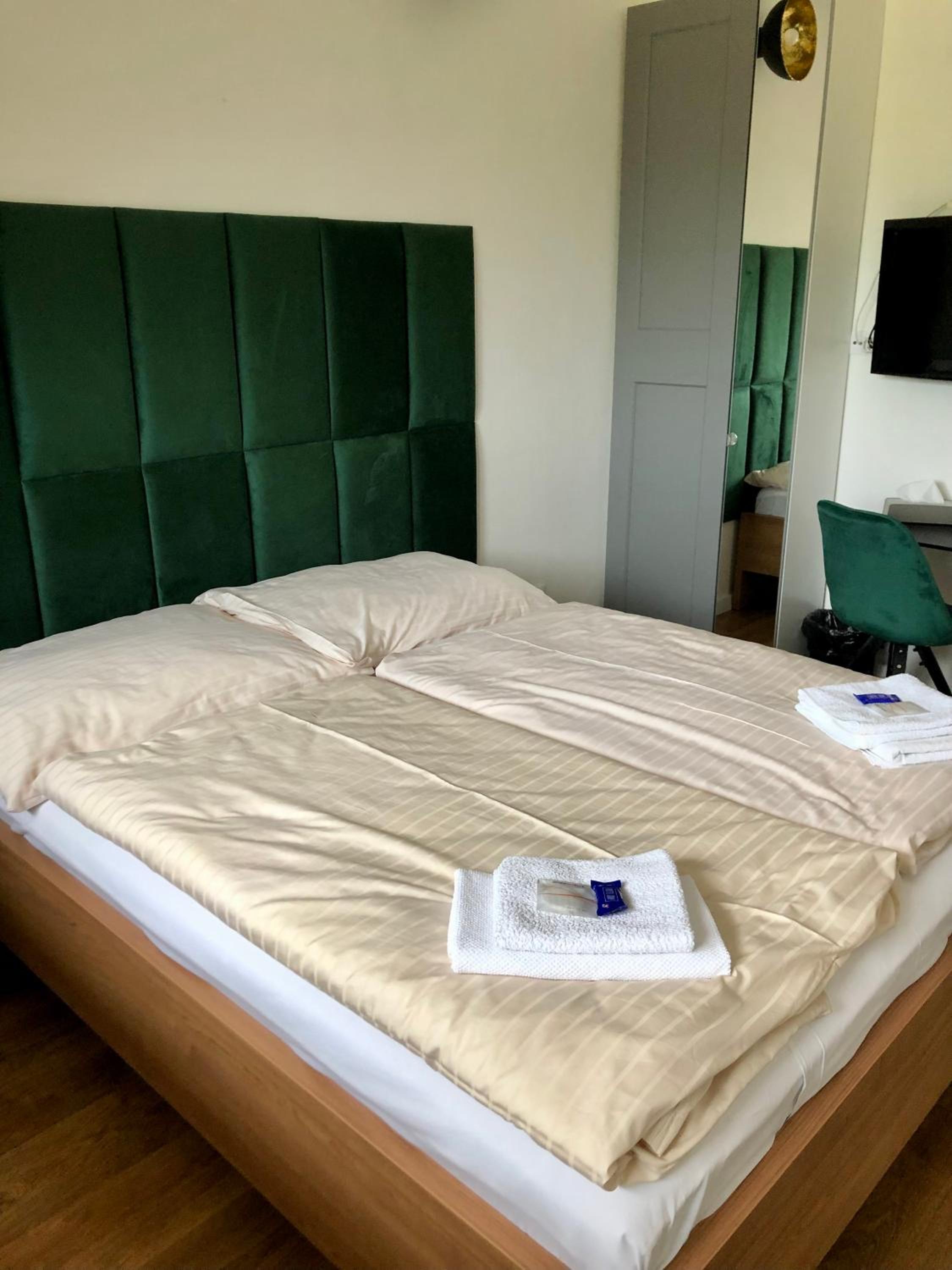Standard Twin Room photo 2