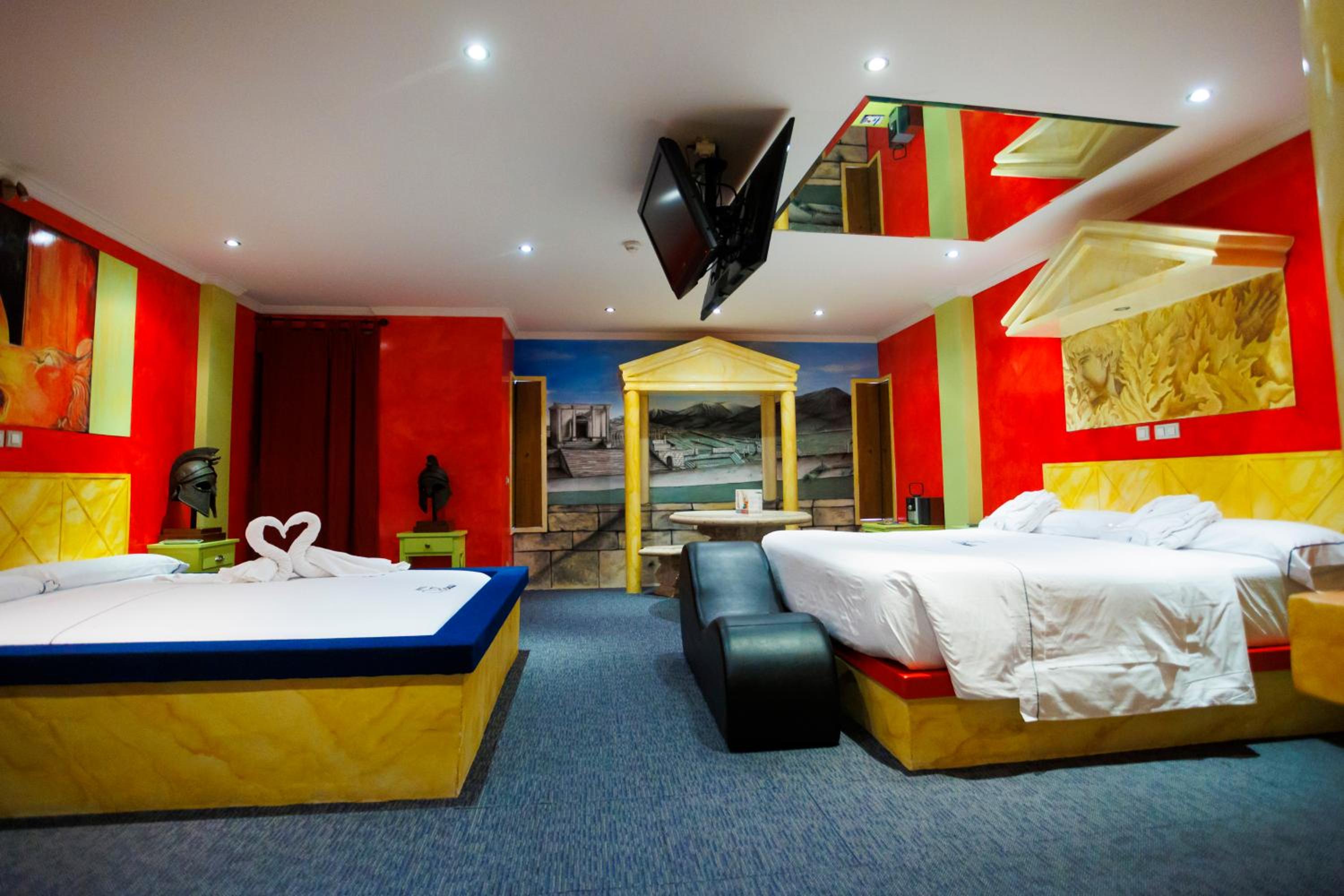 Deluxe Suite - Photo 1