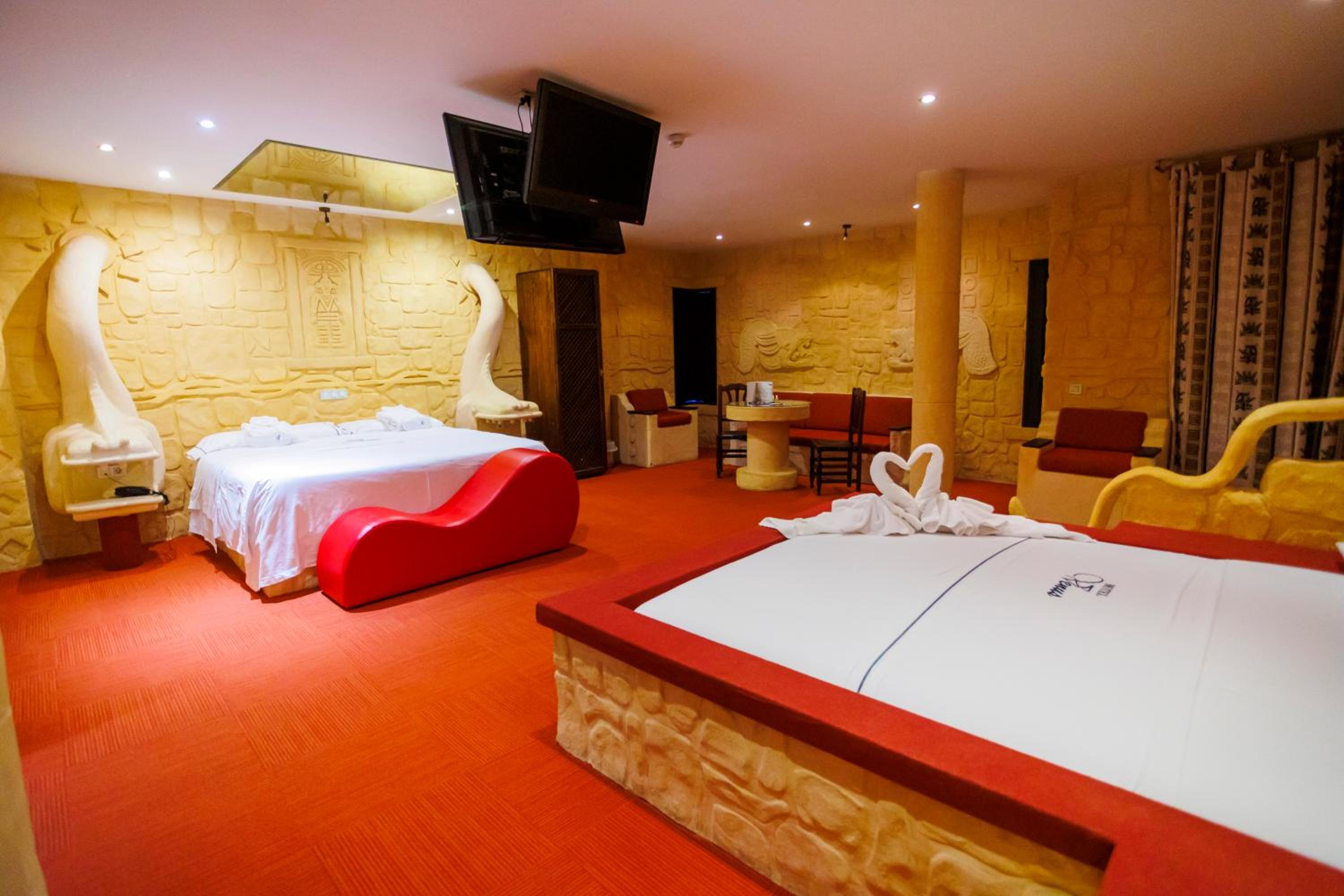 Superior Suite - Photo 2