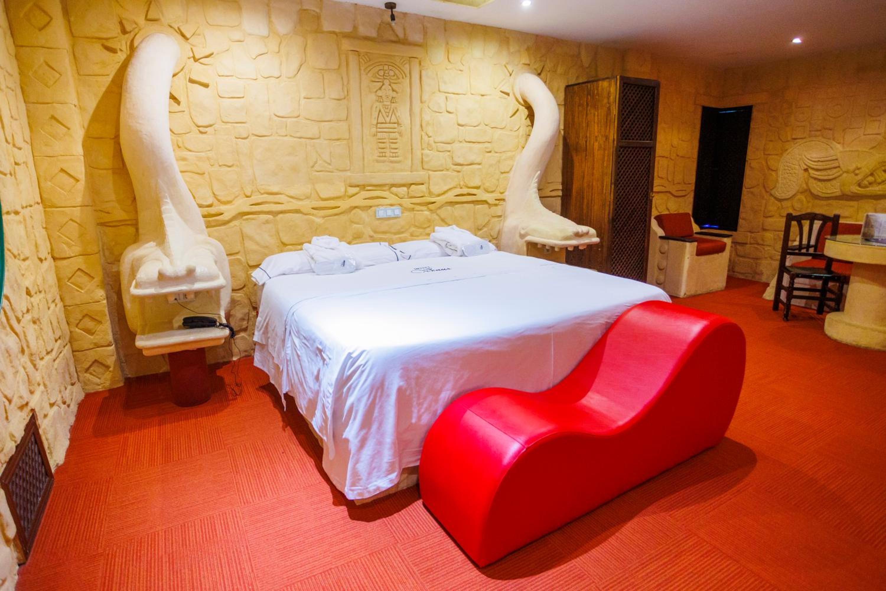 Superior Suite - Photo 10