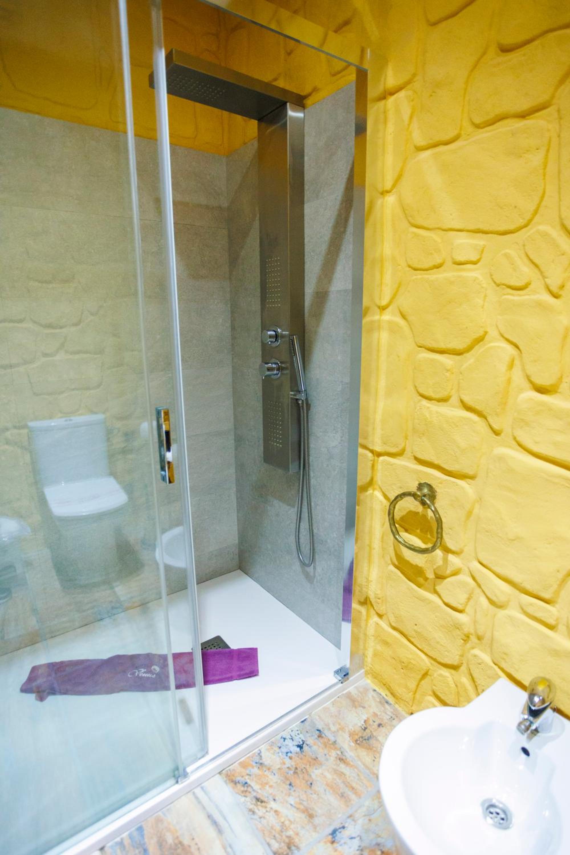 Superior Suite - Photo 4