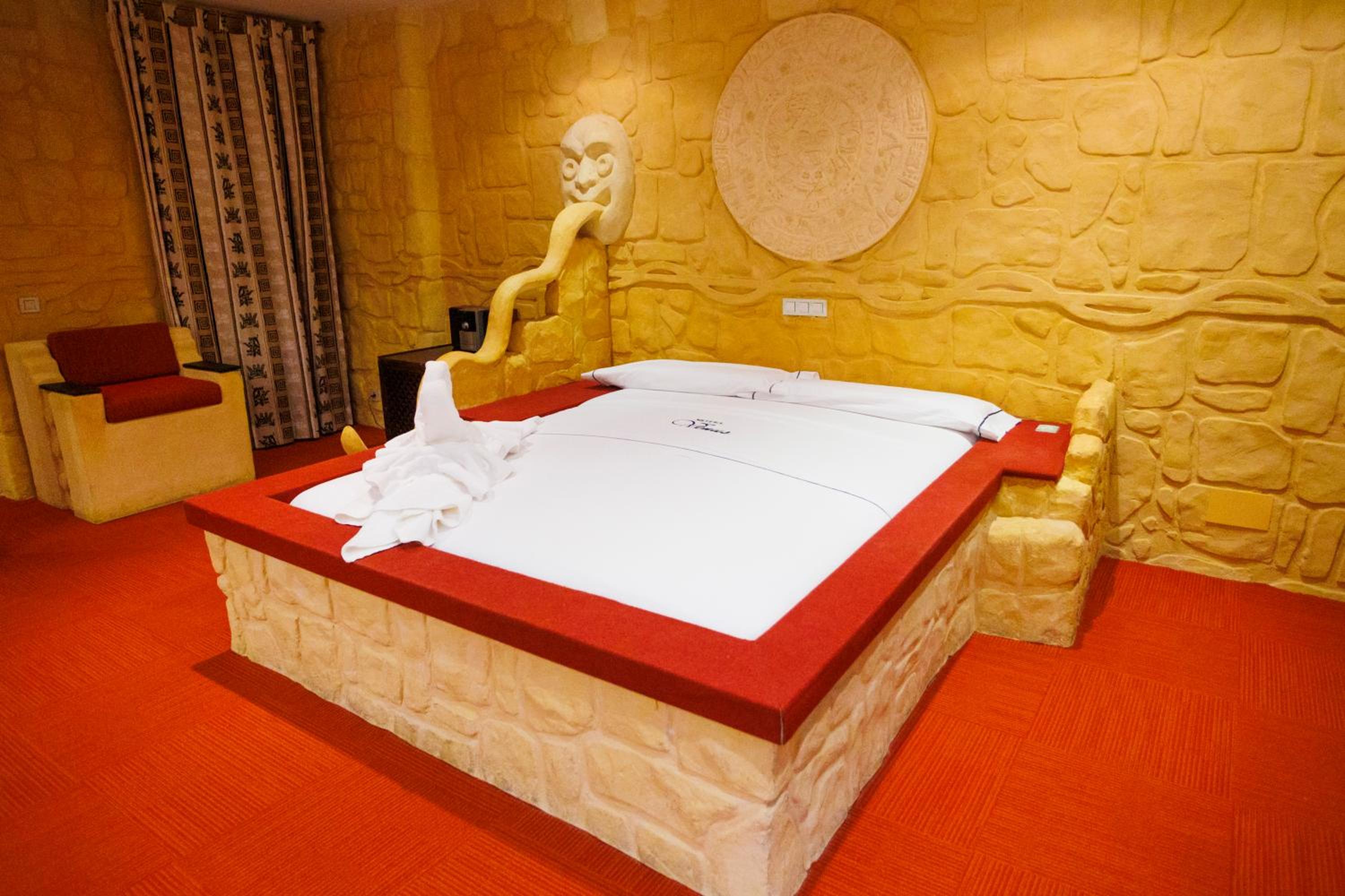 Superior Suite - Photo 3
