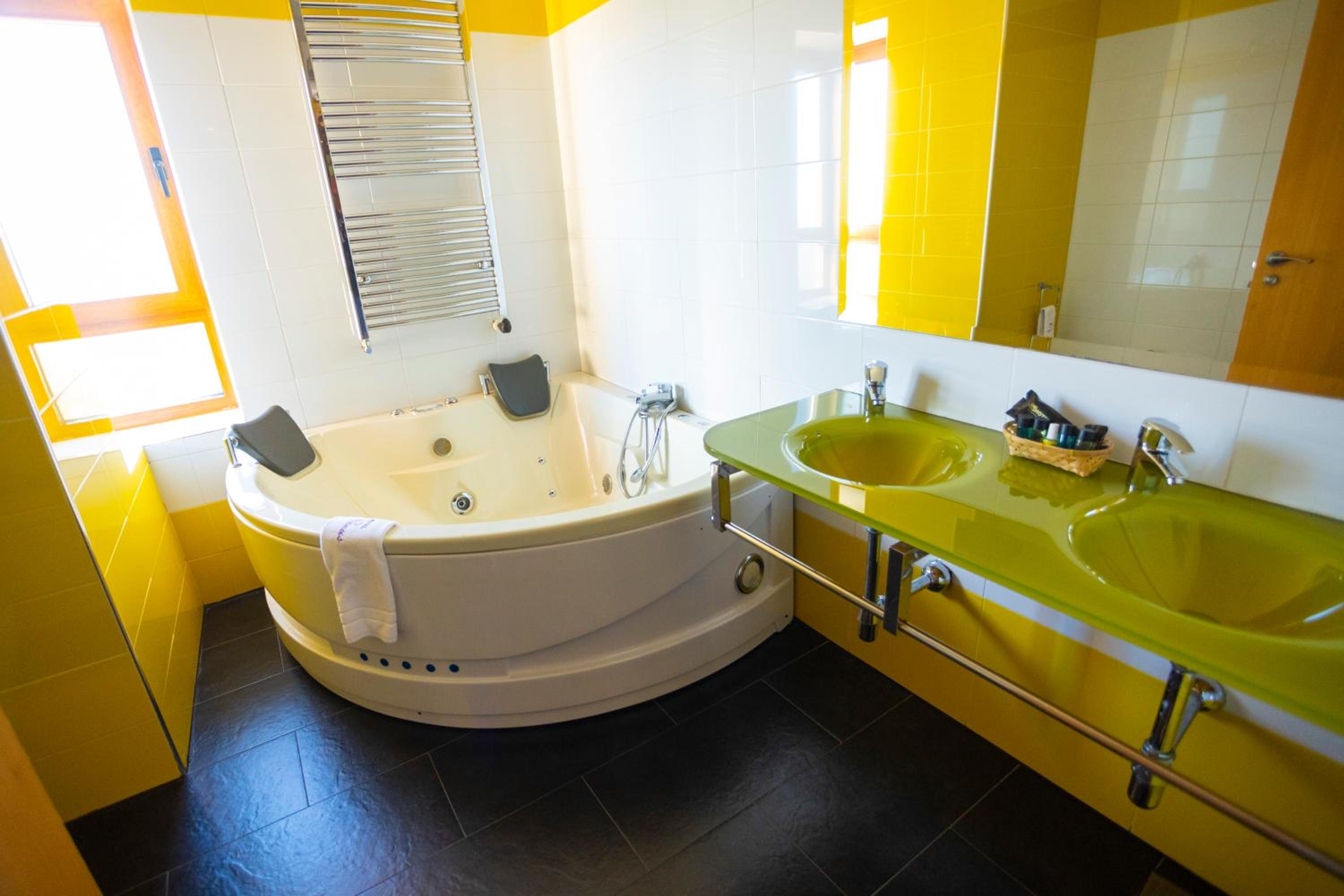 Double Room - Photo 17