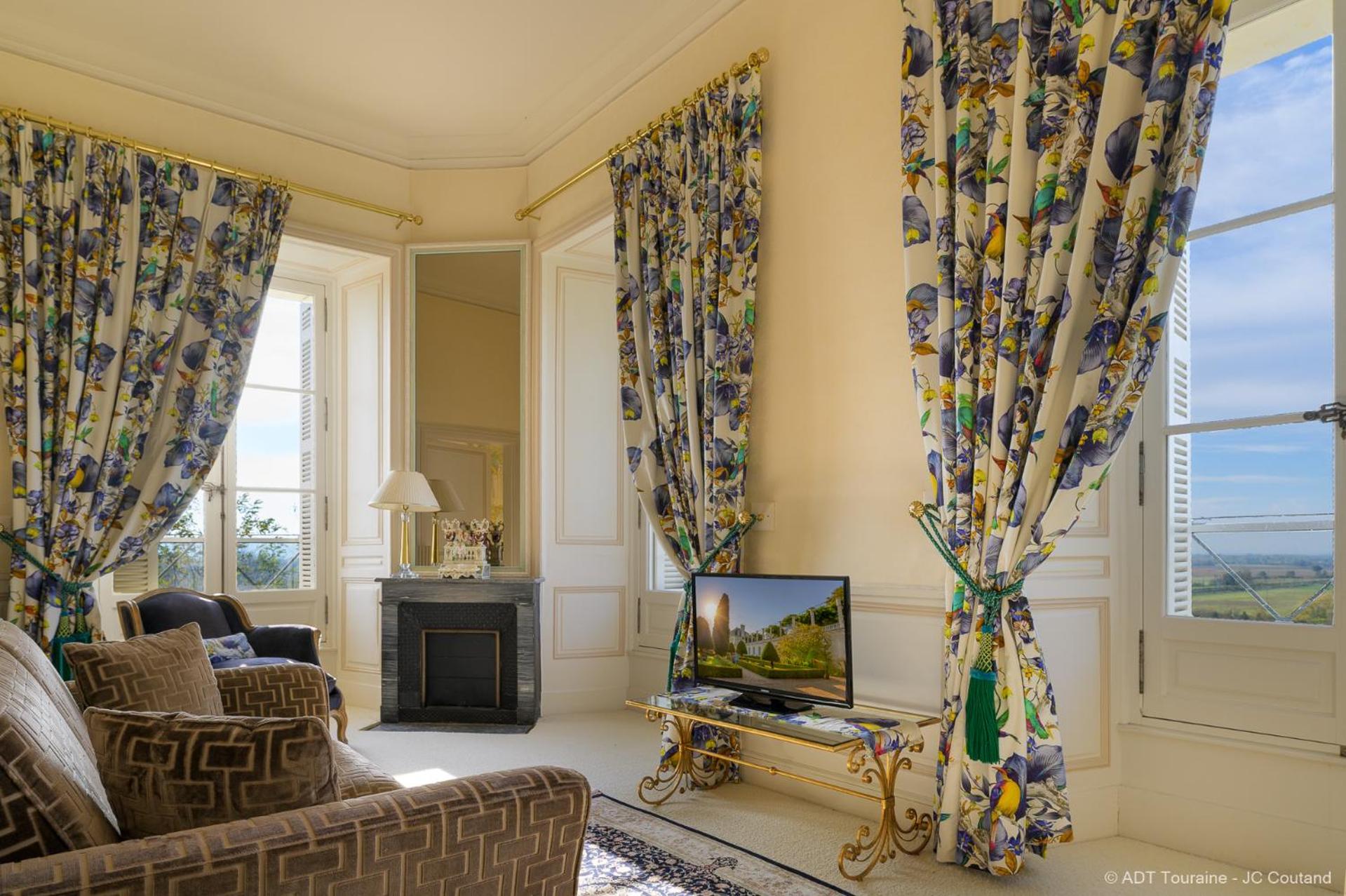 Deluxe Suite - Photo 8