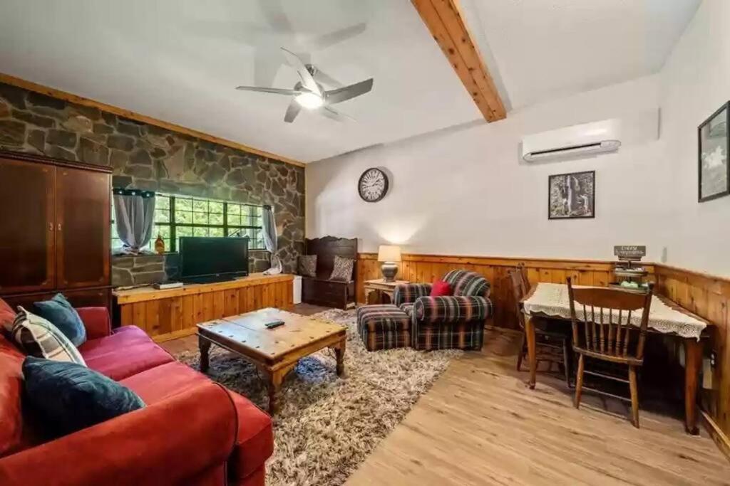 Four-Bedroom House - Photo 1