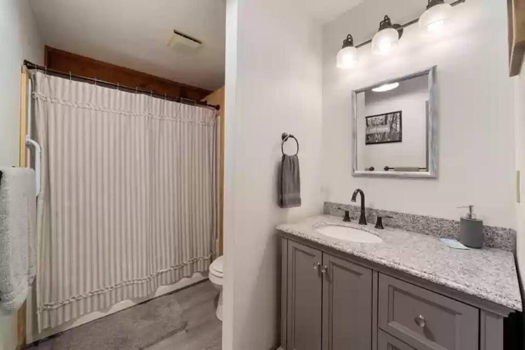 Four-Bedroom House - Photo 21