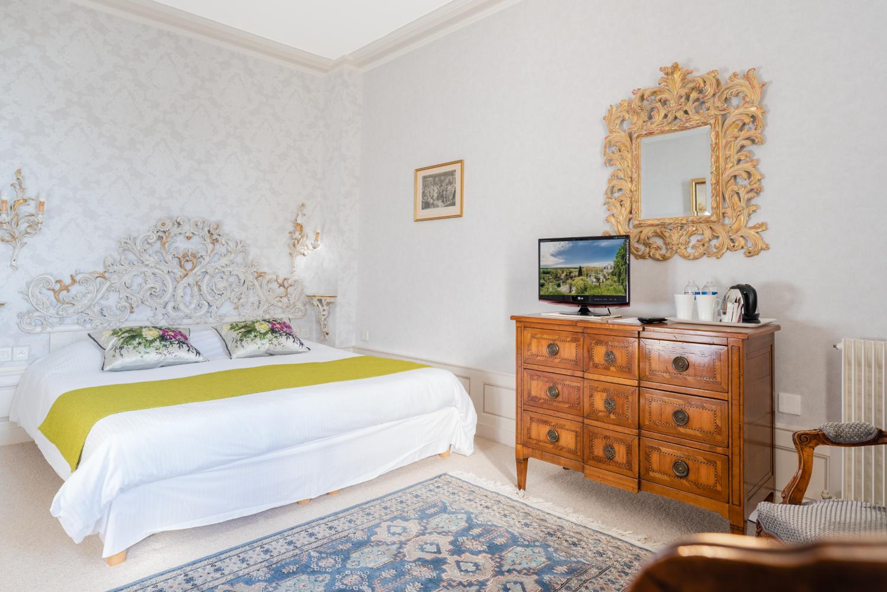Charm Double Room - Photo 4