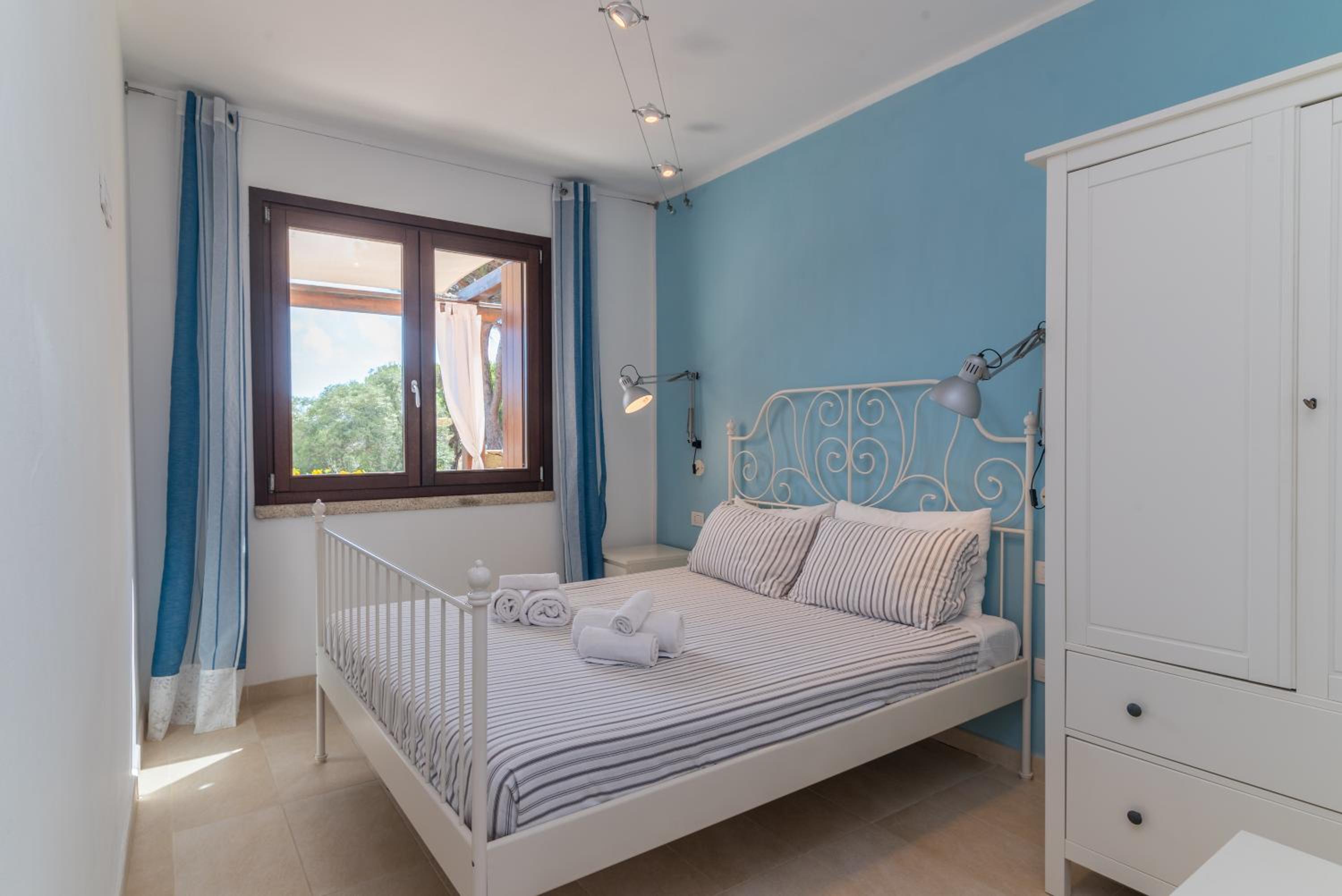 Two-Bedroom Deluxe Apartment with Garden View