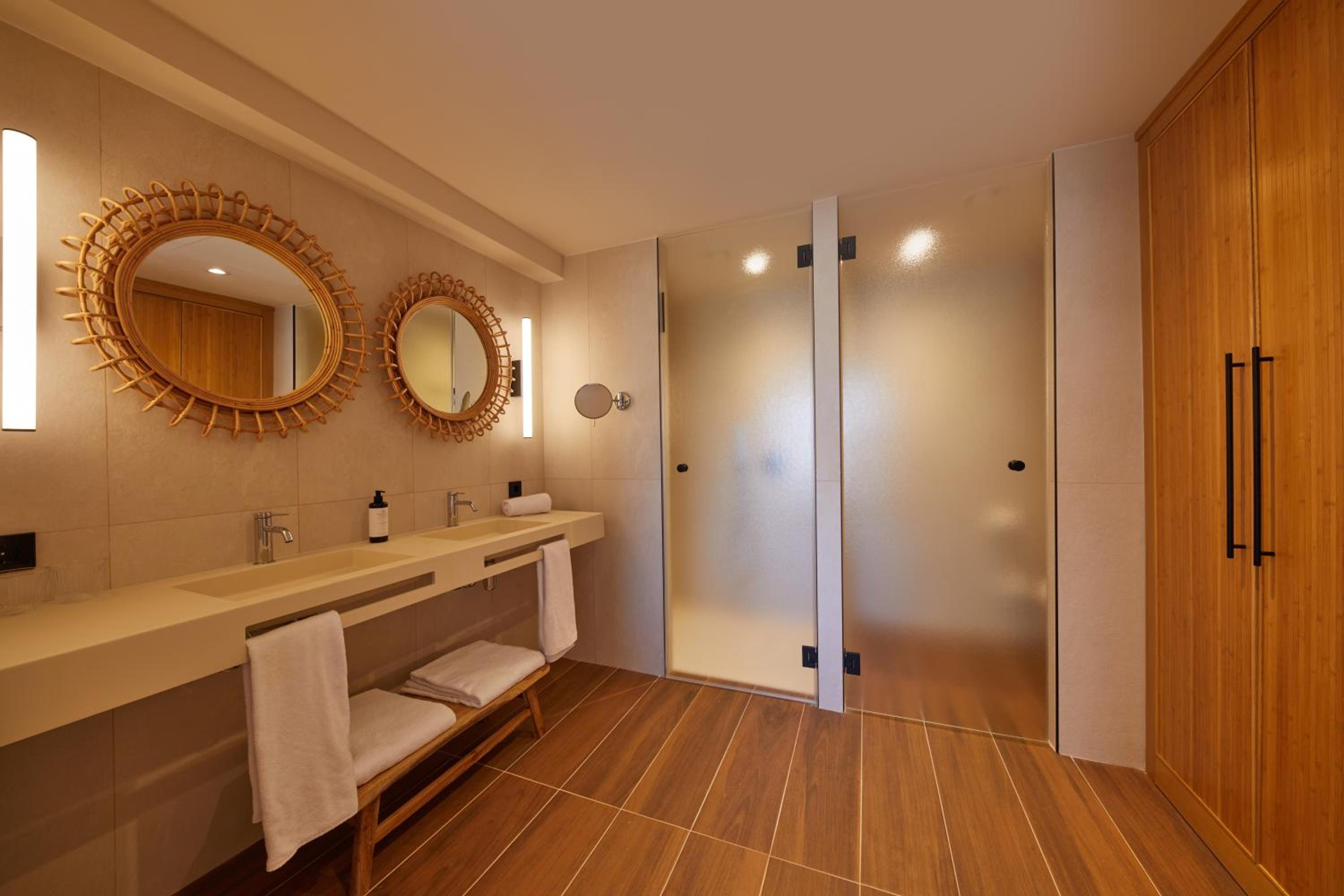 Suite thumbnail 5