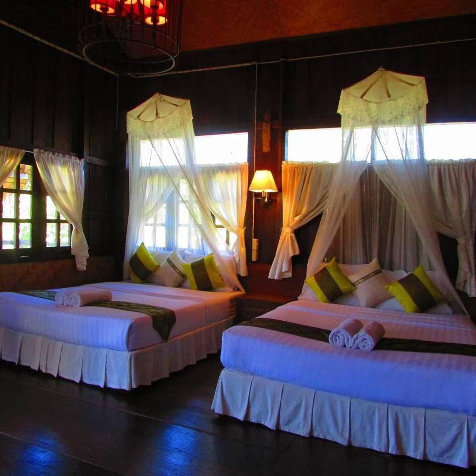 Family Villa with Air Conditioning photo 2